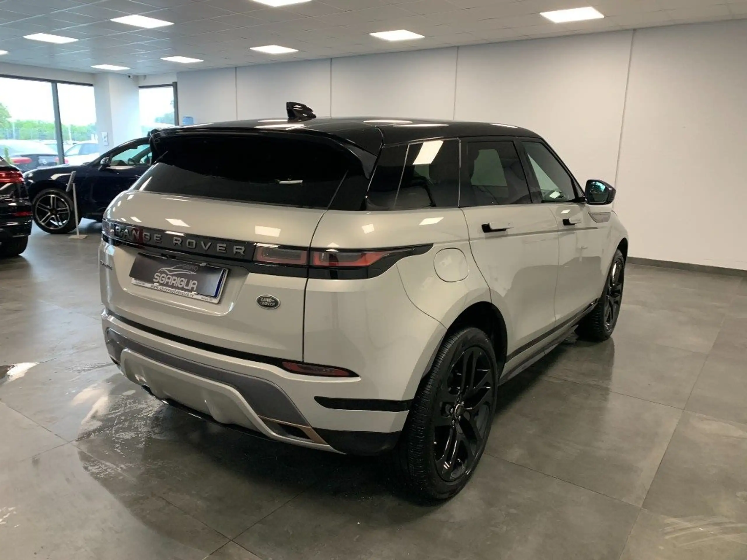 Land Rover - Range Rover Evoque