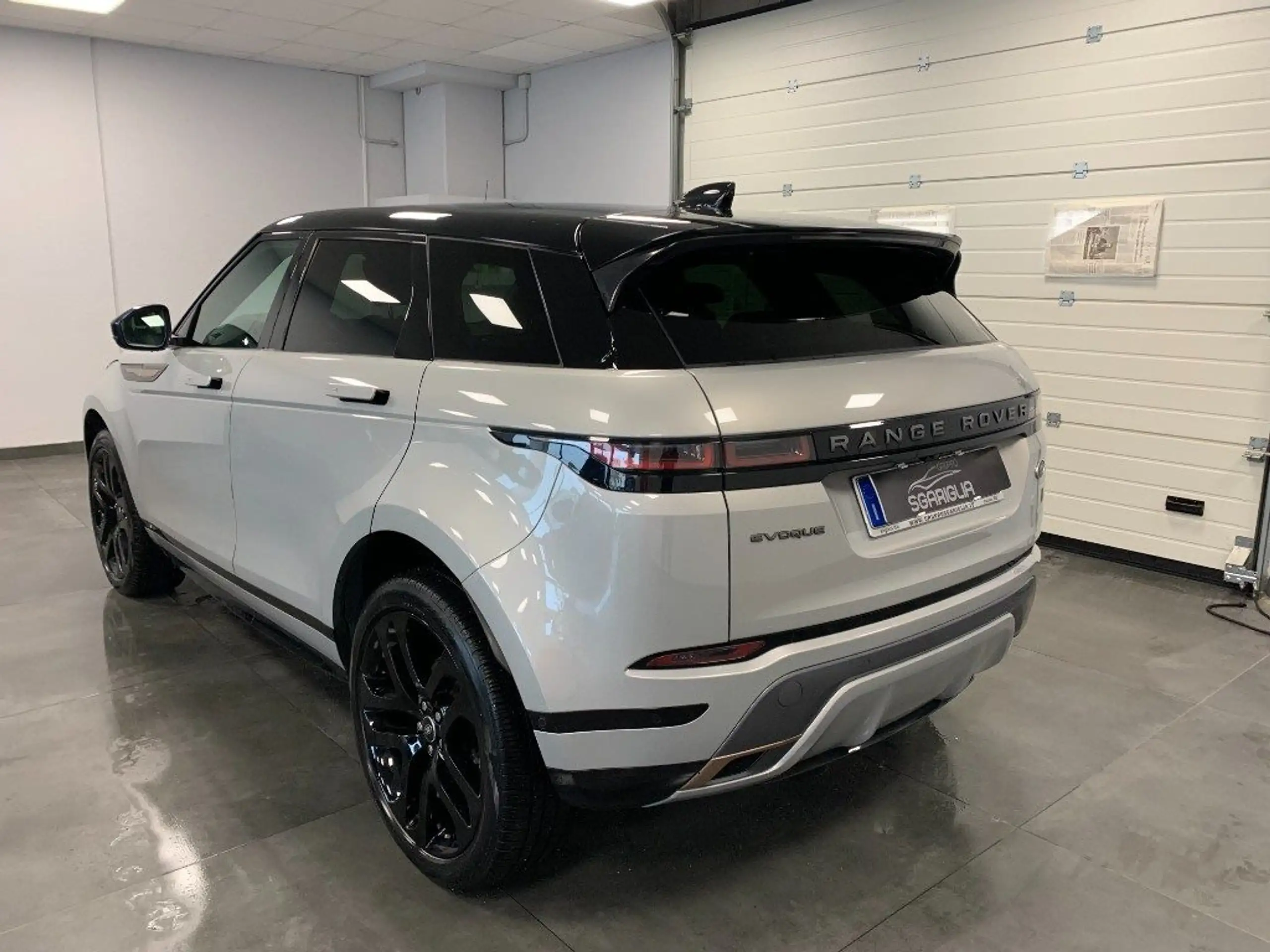 Land Rover - Range Rover Evoque