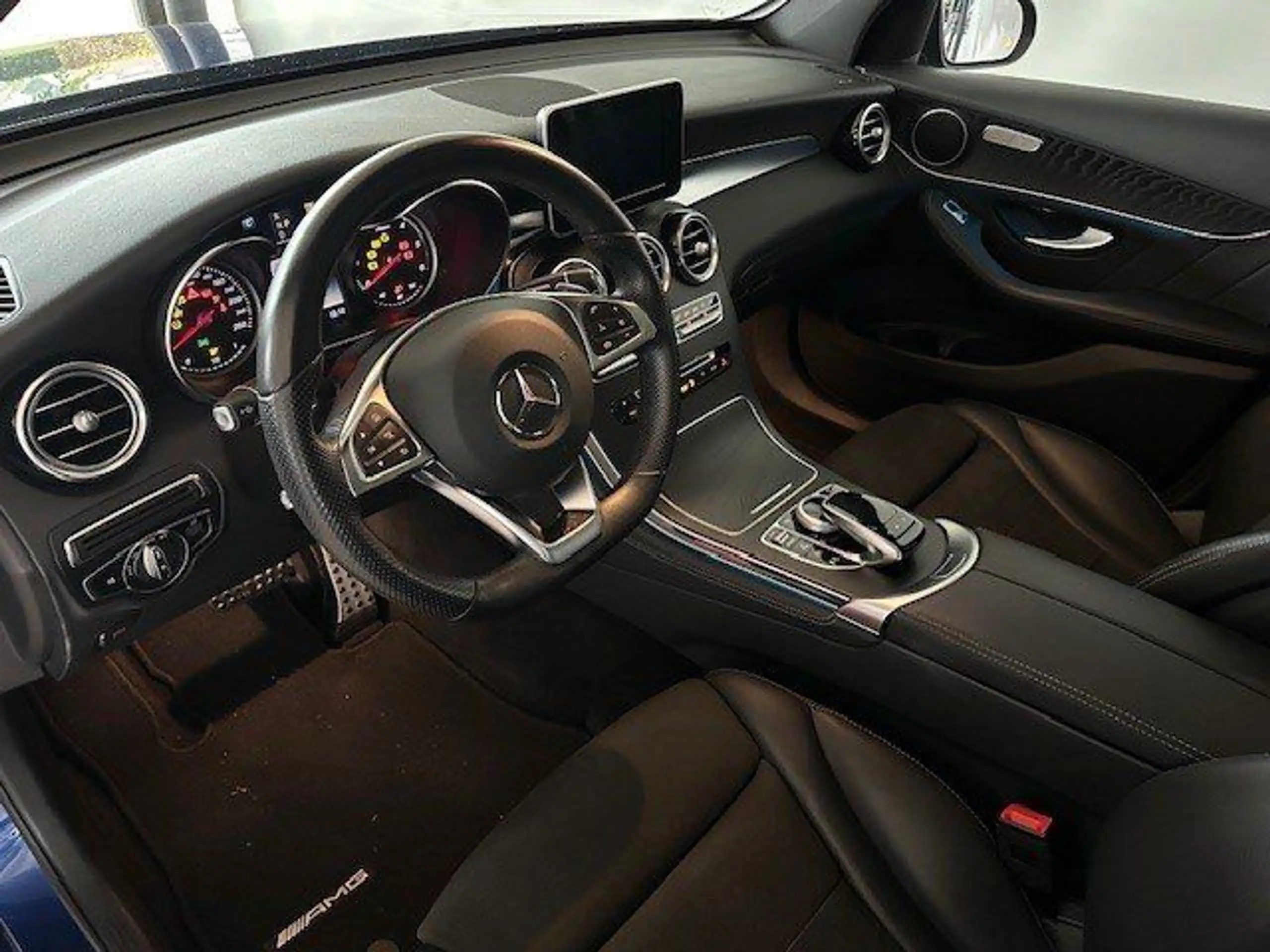 Mercedes-Benz - GLC 220