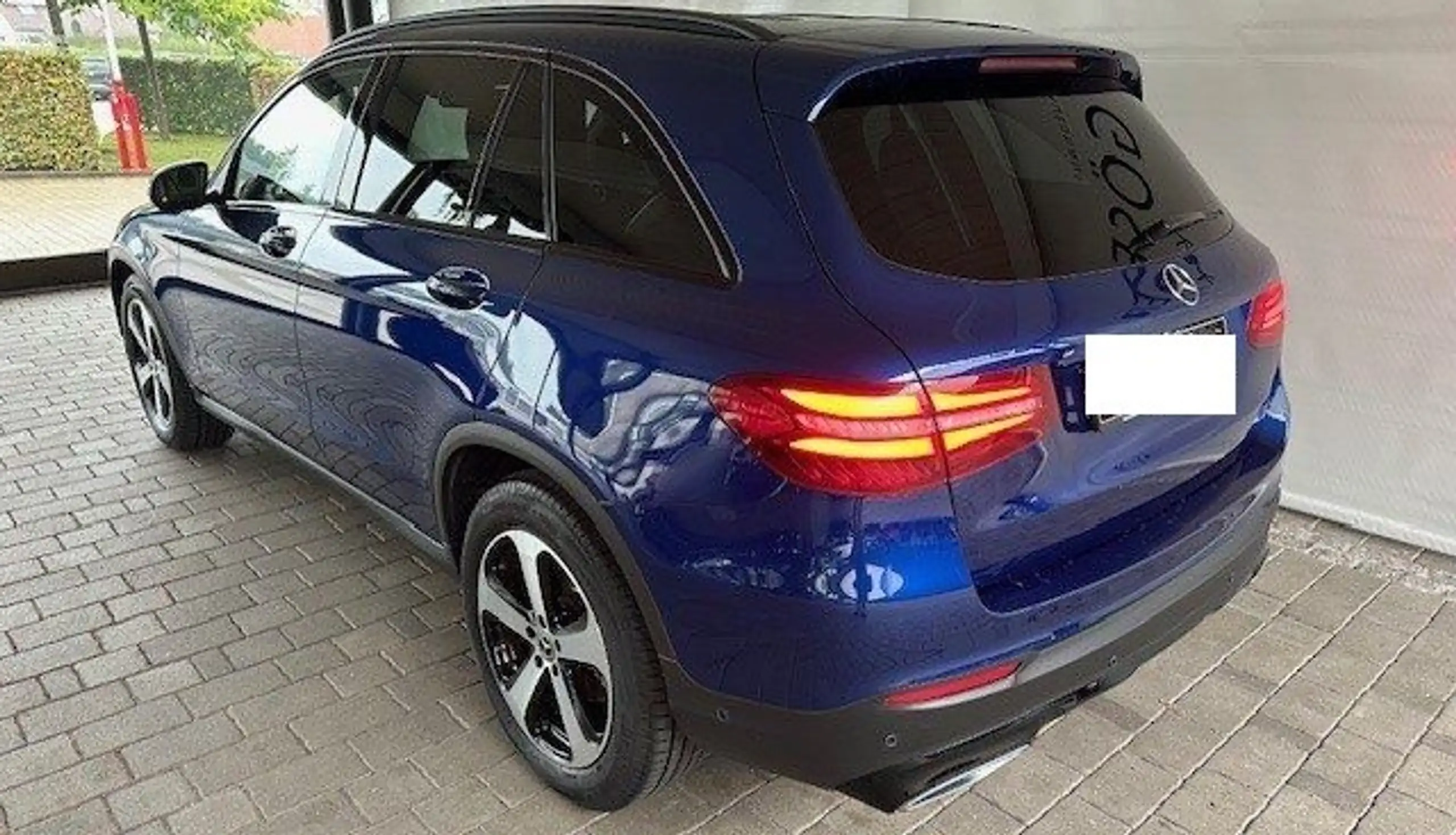 Mercedes-Benz - GLC 220