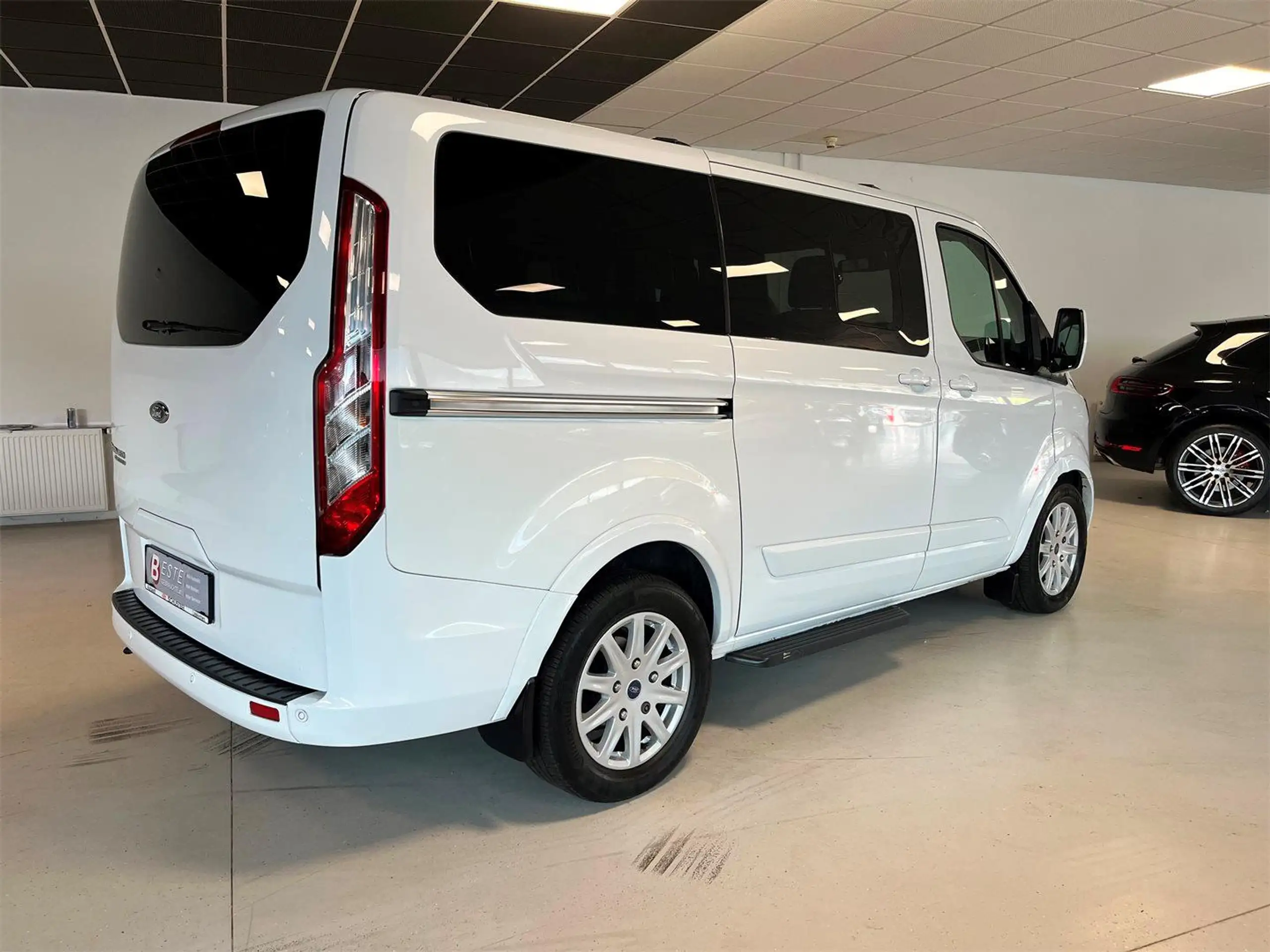 Ford - Tourneo Custom