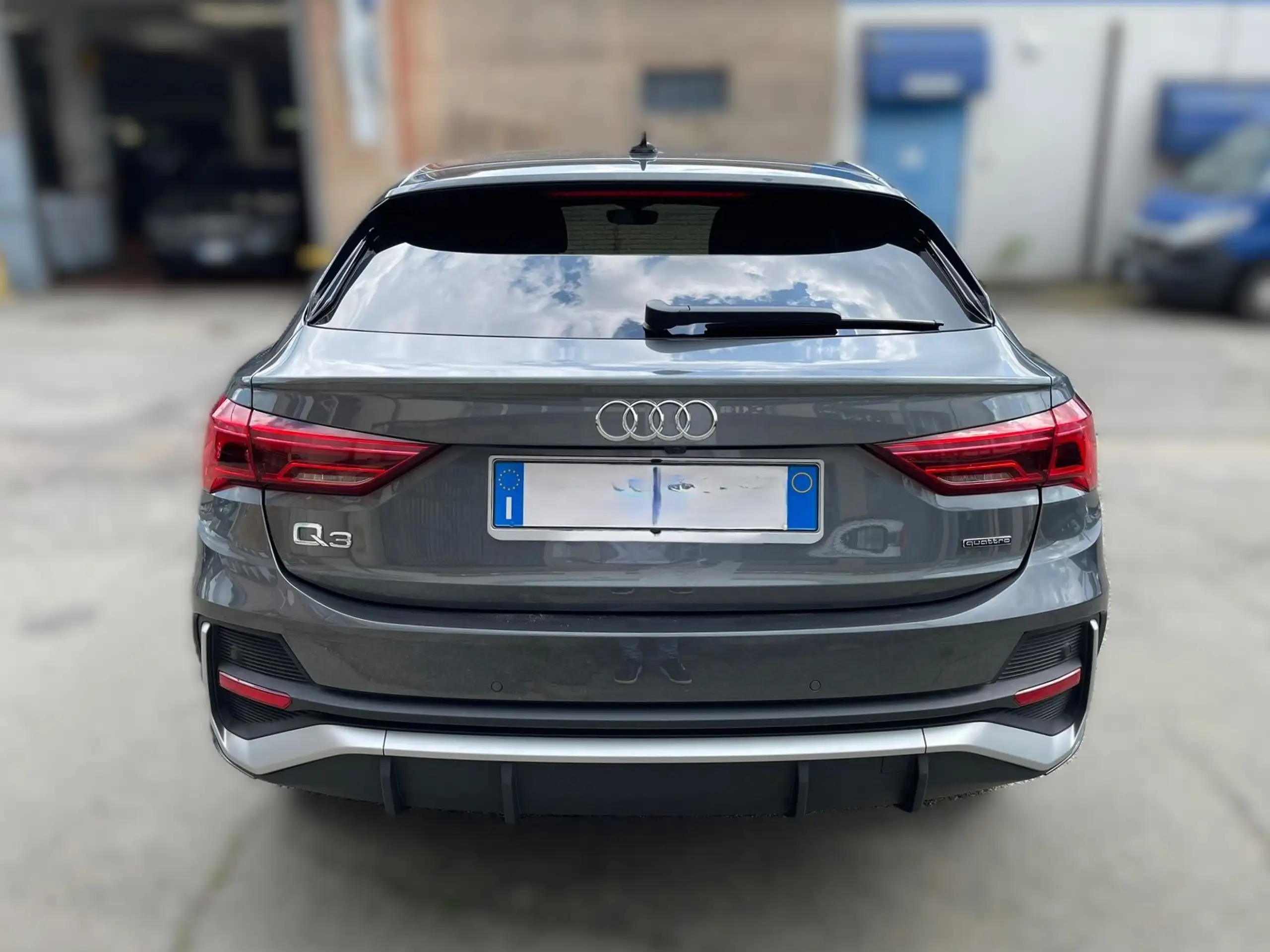 Audi - Q3