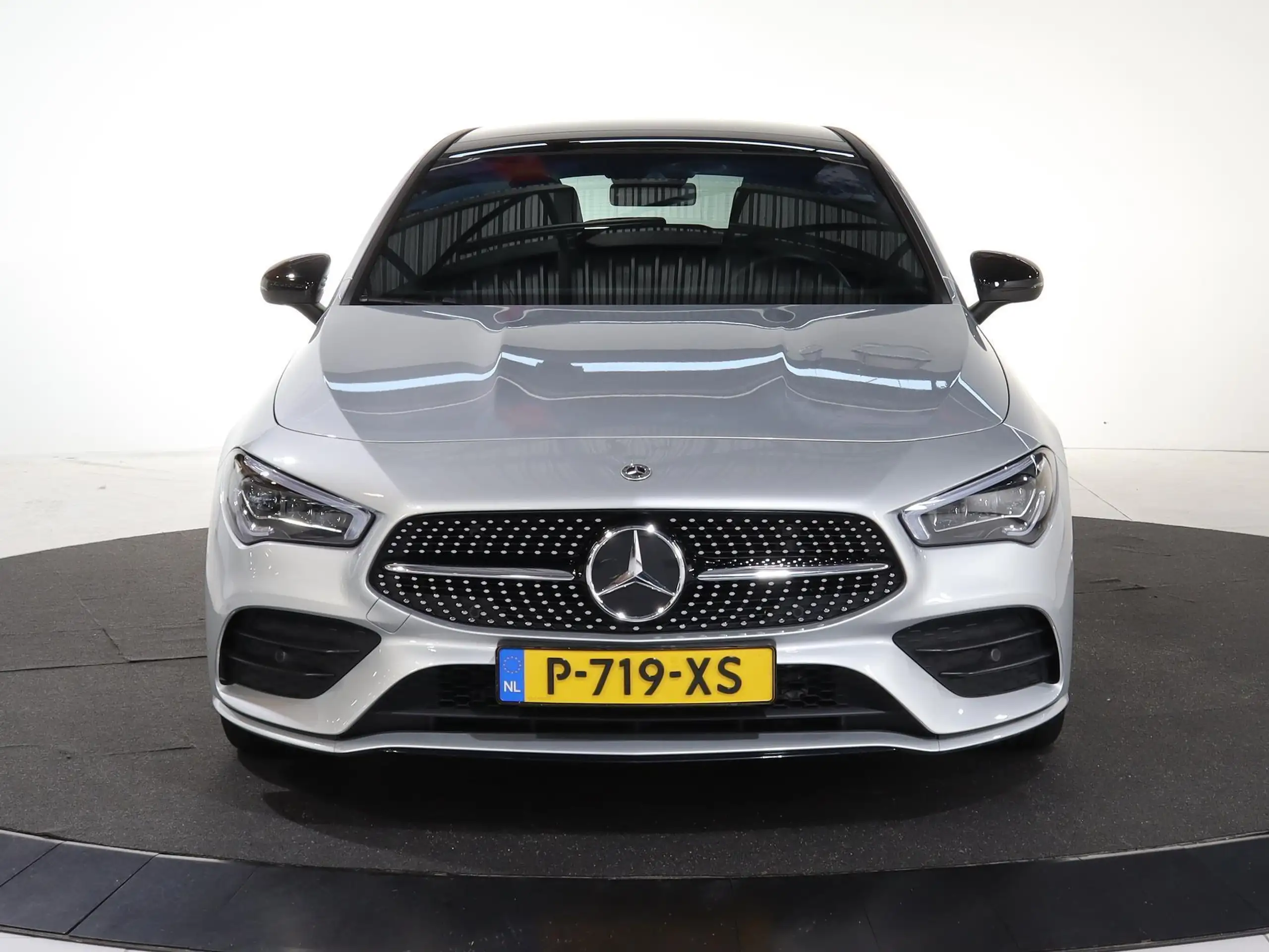 Mercedes-Benz - CLA 180