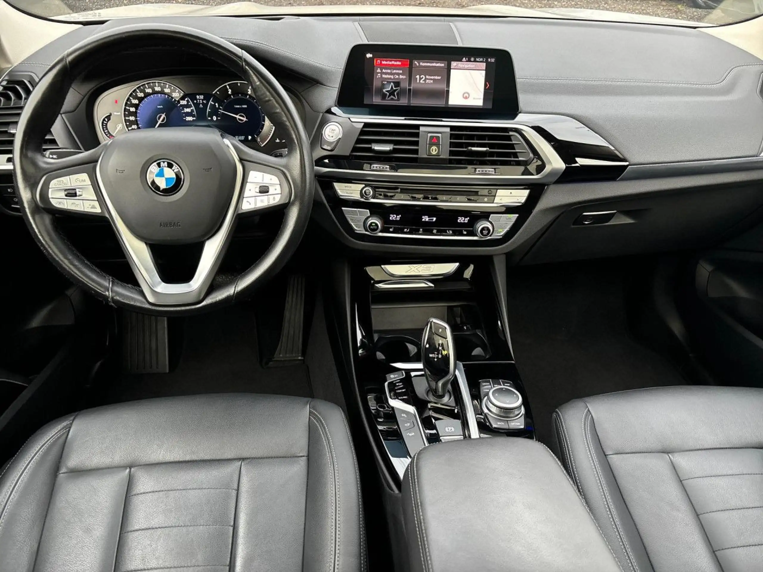 BMW - X3