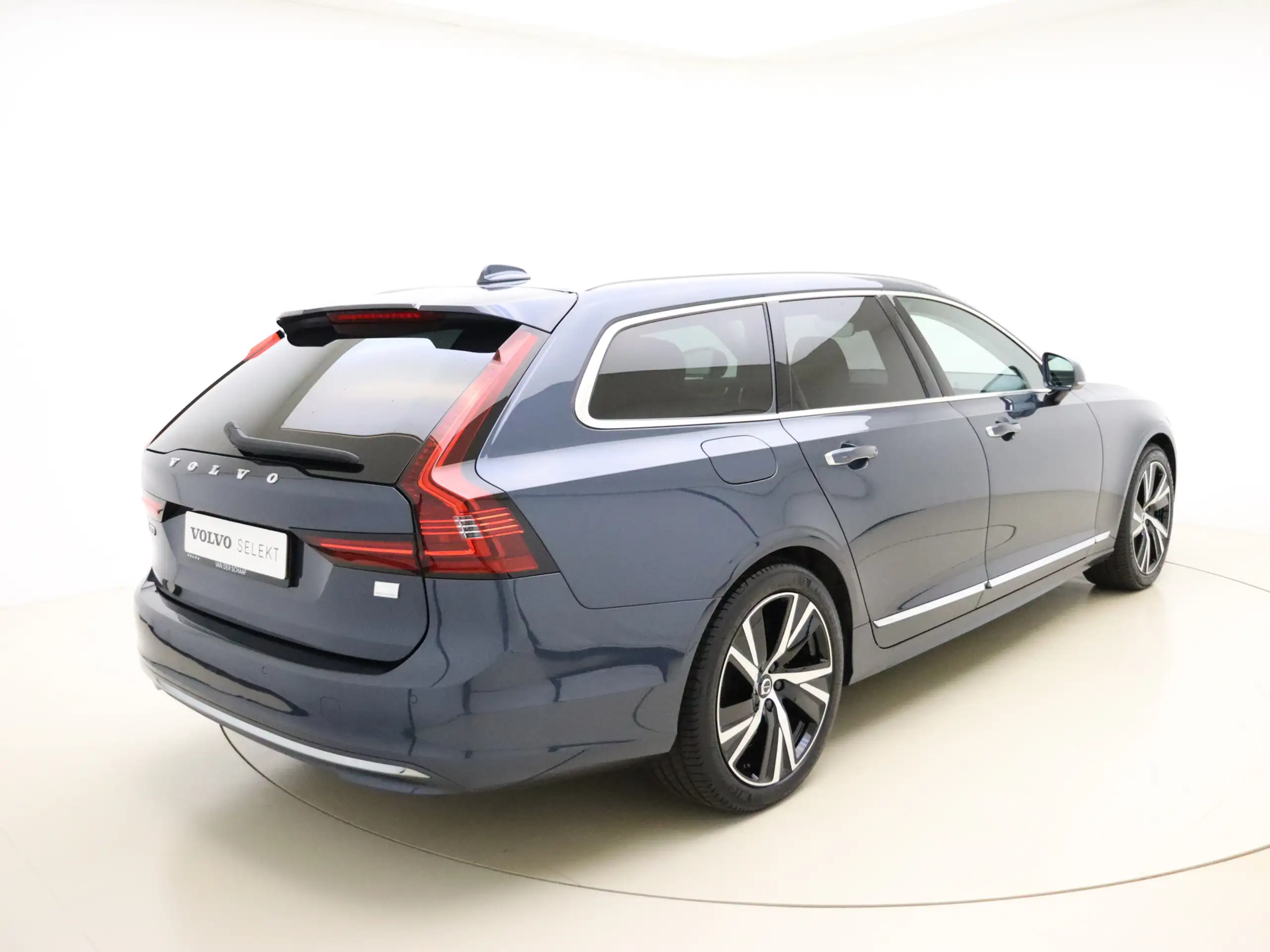 Volvo - V90