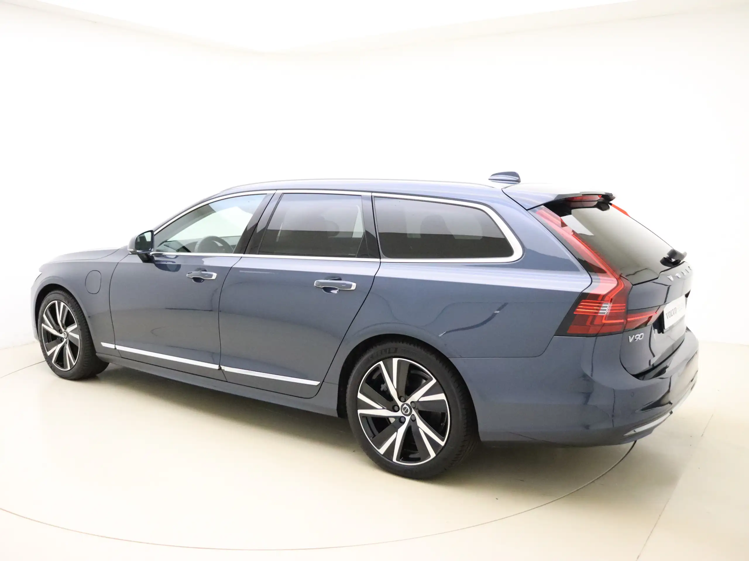 Volvo - V90