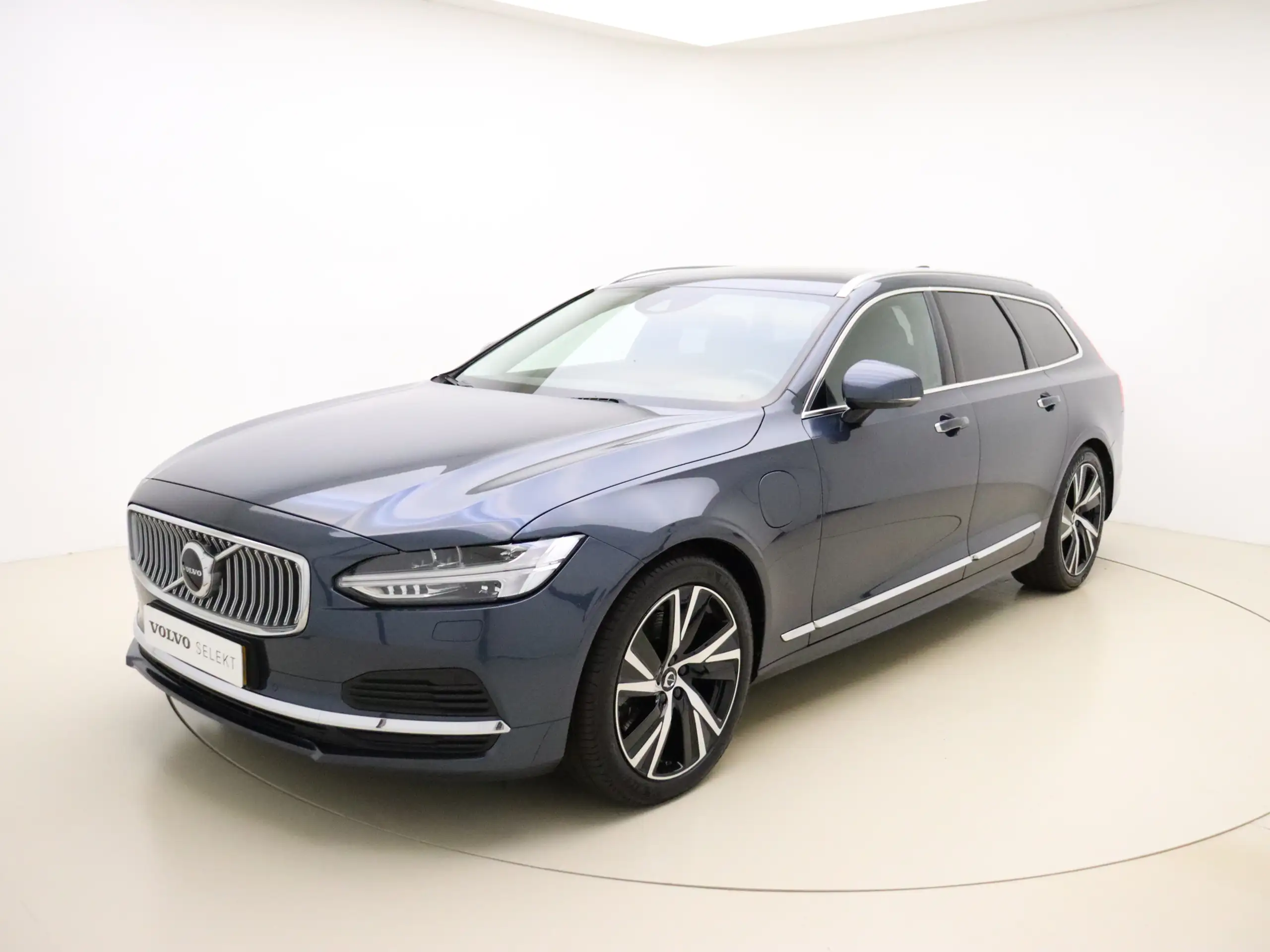 Volvo - V90