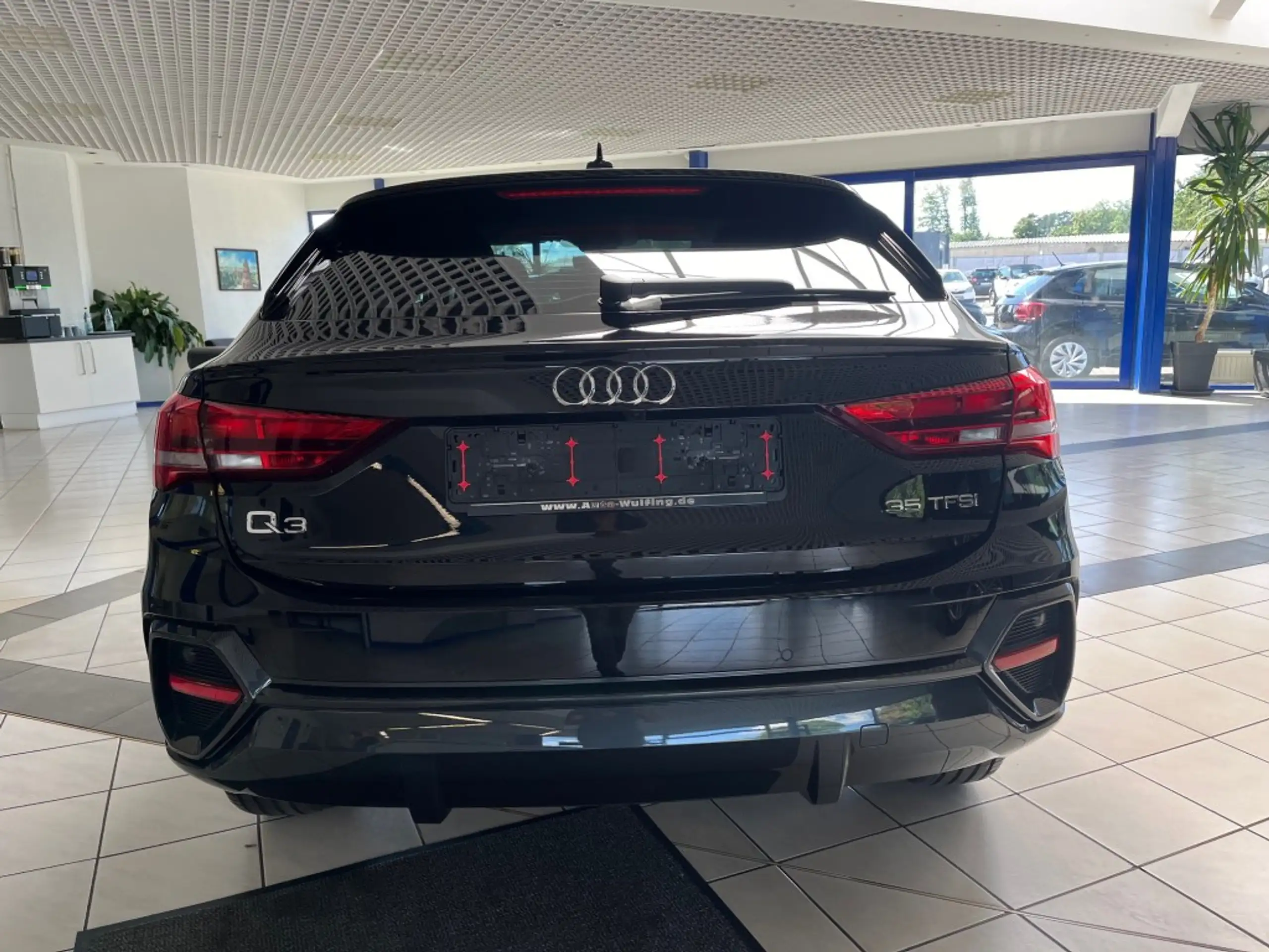 Audi - Q3