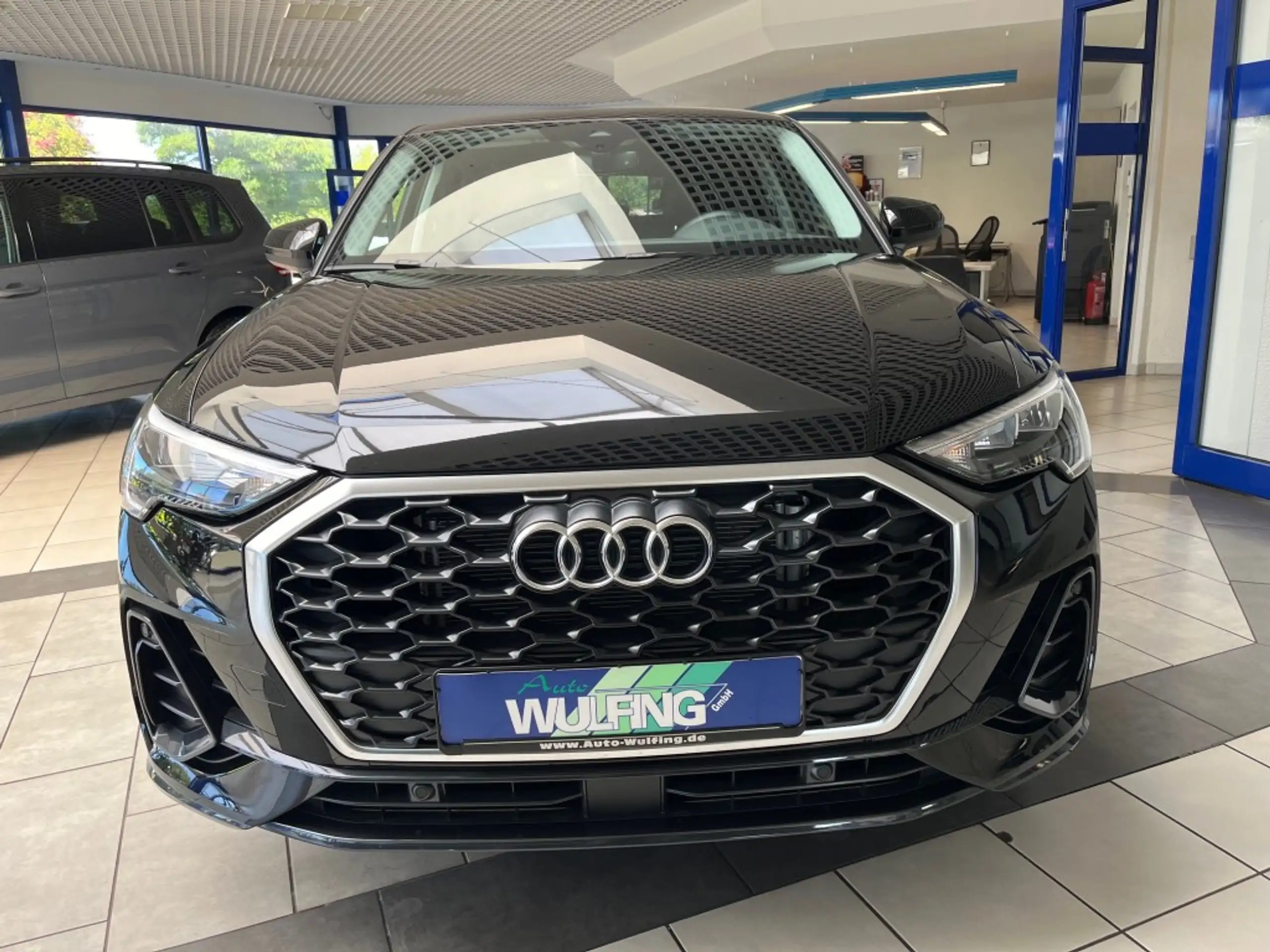 Audi - Q3