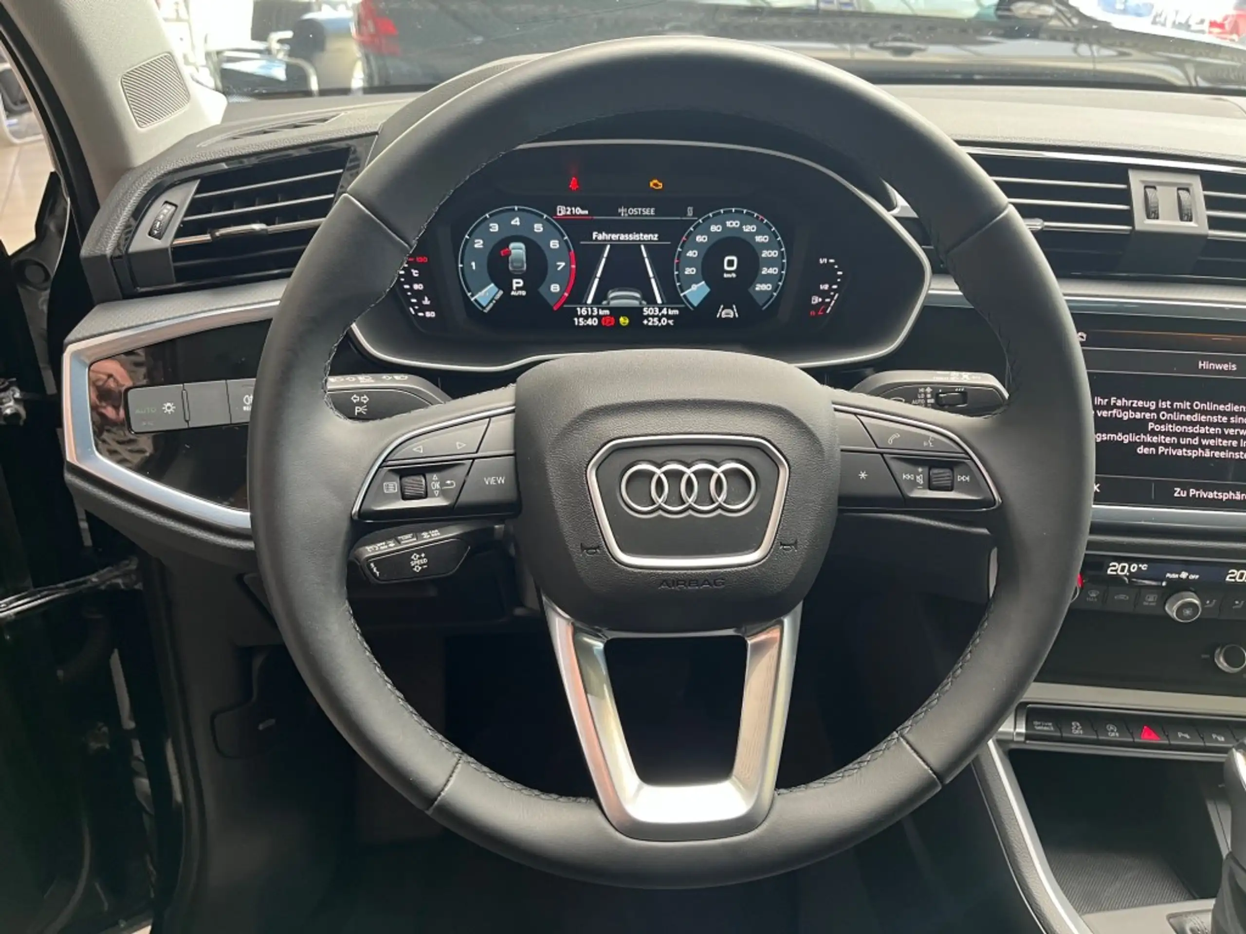 Audi - Q3