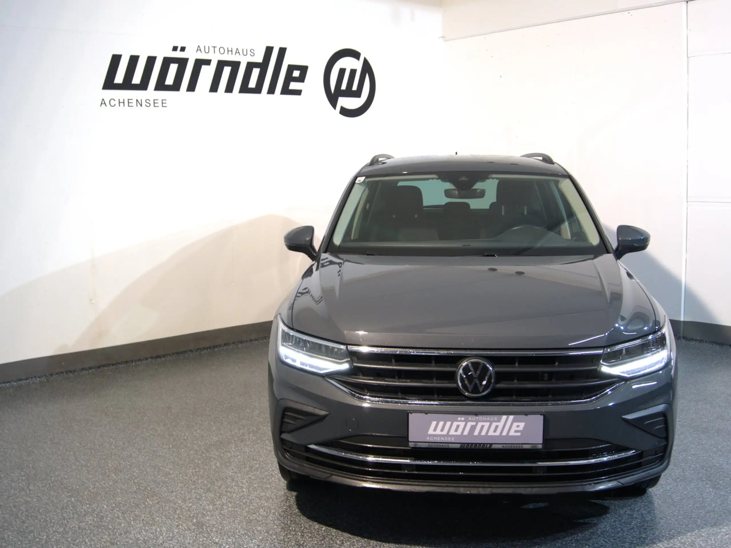 Volkswagen - Tiguan