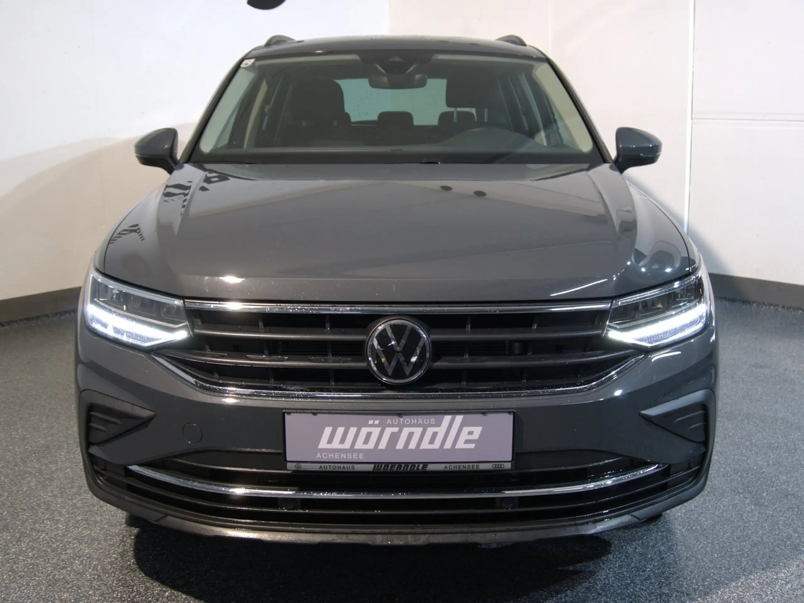 Volkswagen - Tiguan