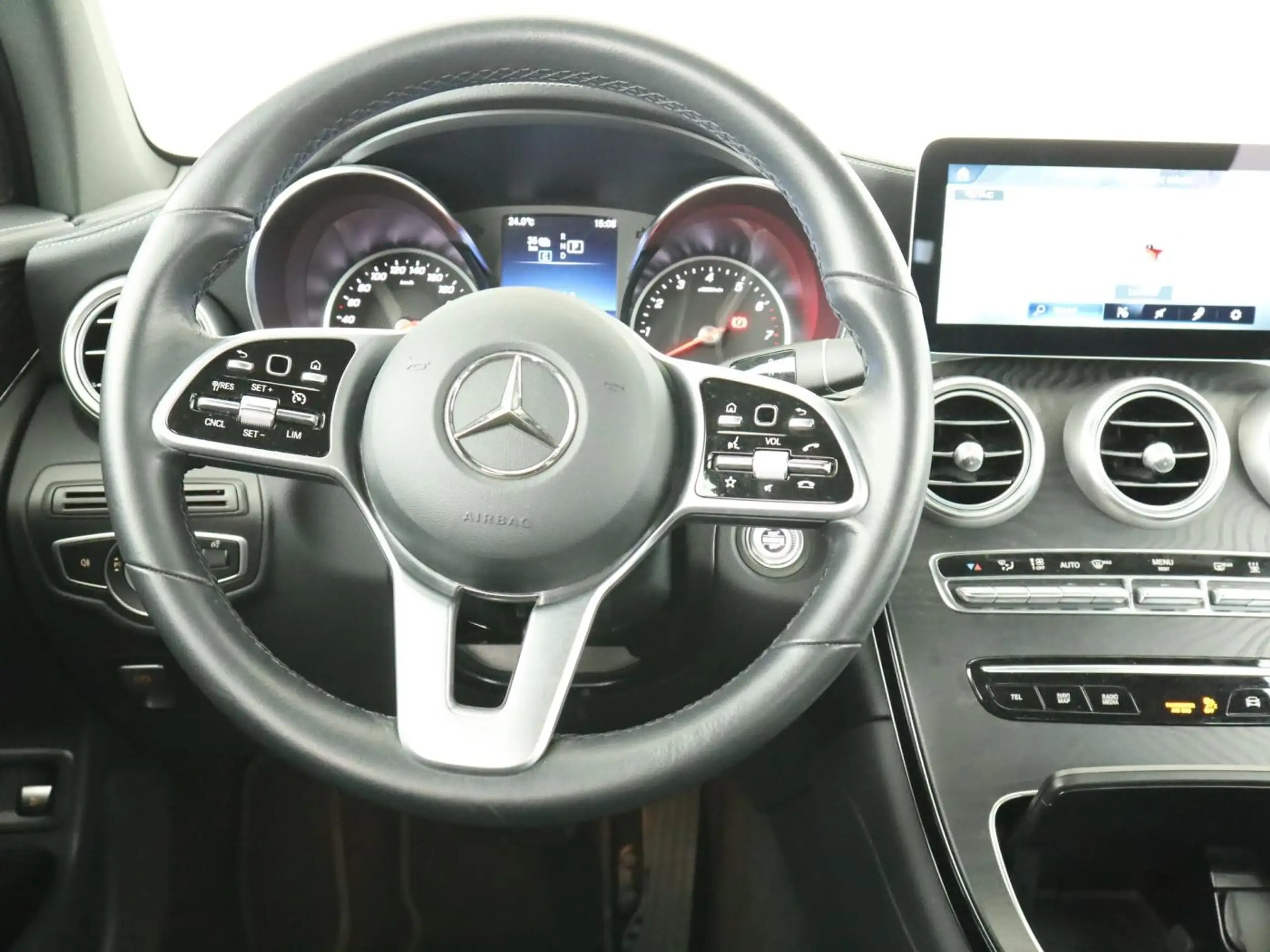 Mercedes-Benz - GLC 300