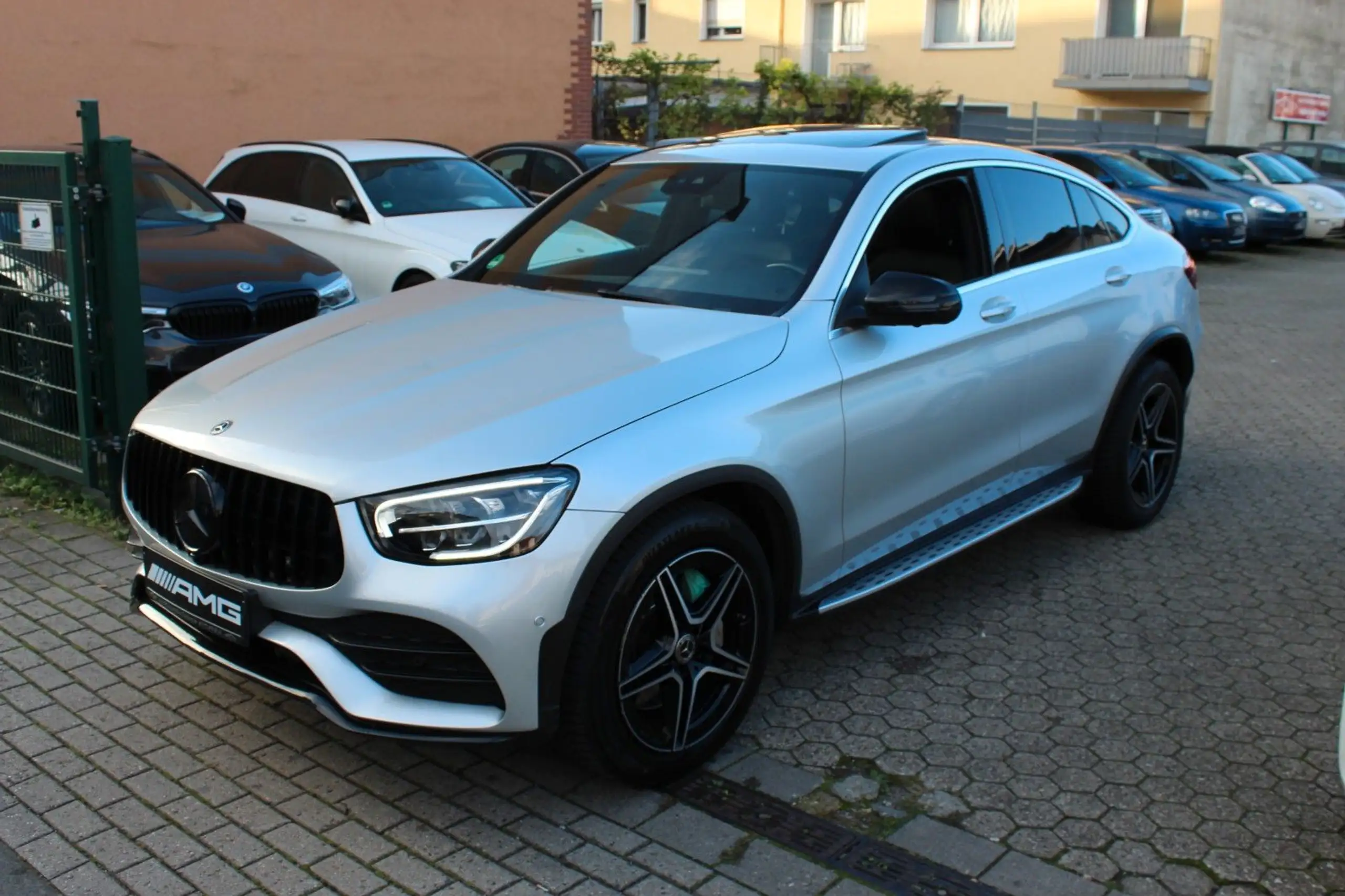 Mercedes-Benz - GLC 200