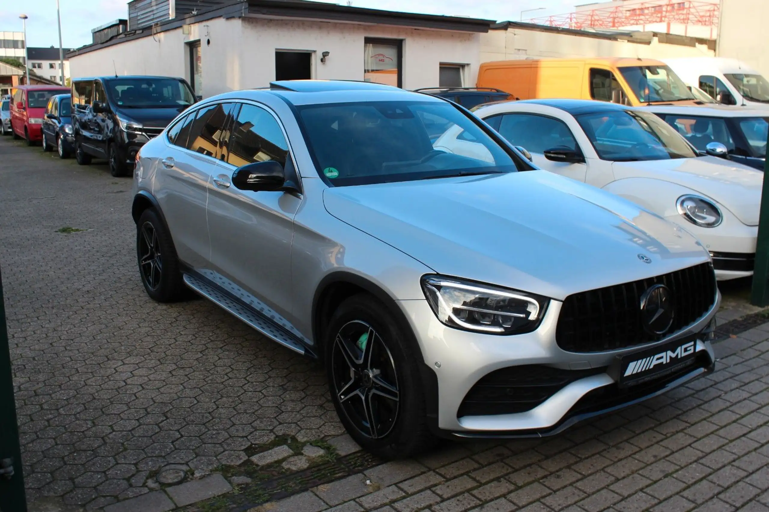 Mercedes-Benz - GLC 200