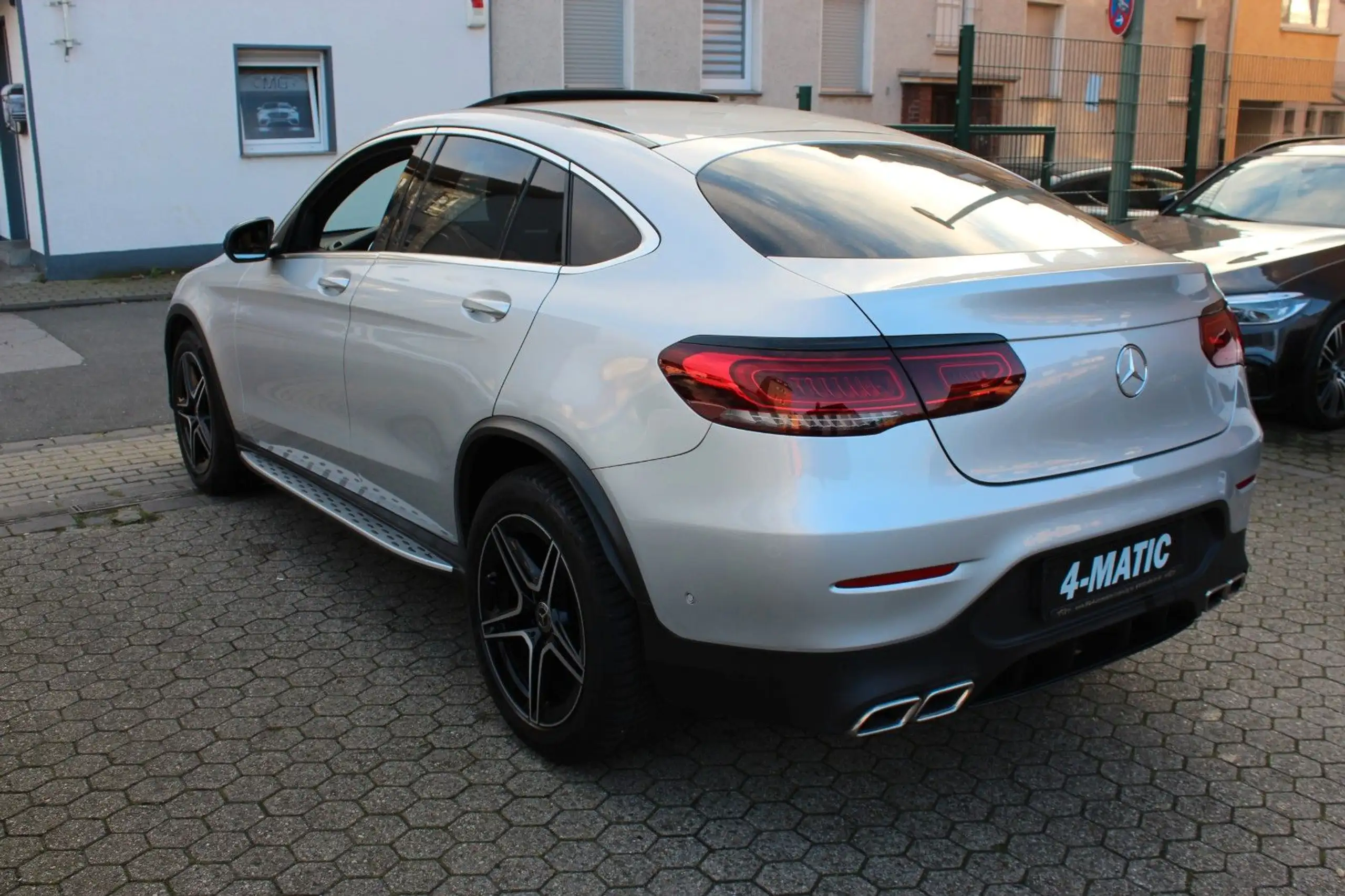 Mercedes-Benz - GLC 200