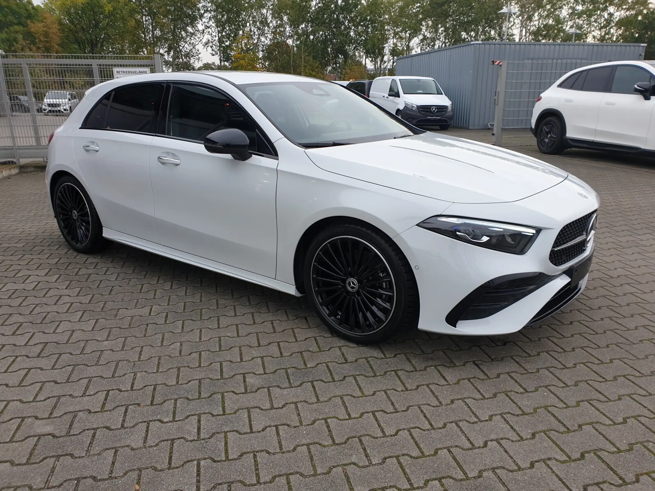 Mercedes-Benz - A 220