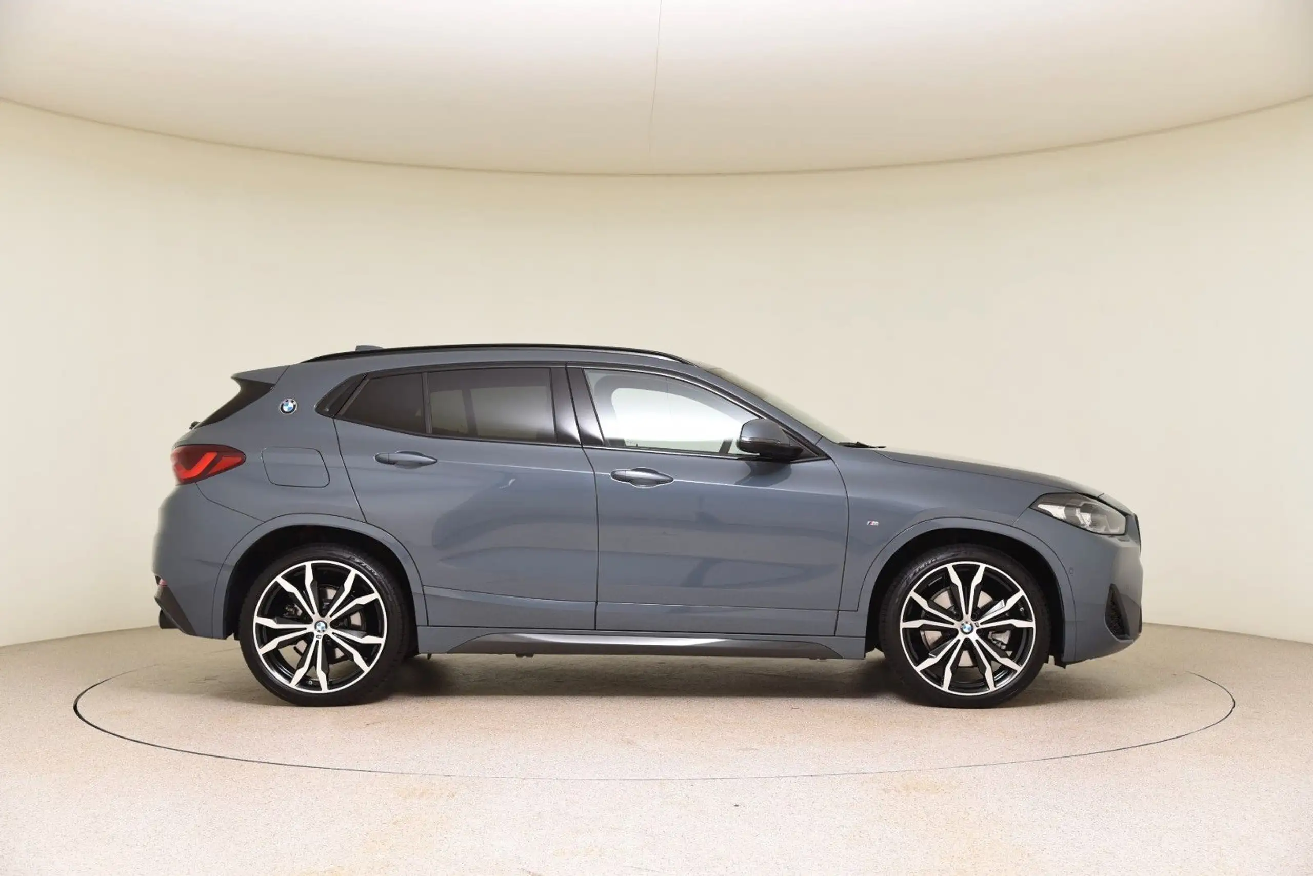 BMW - X2