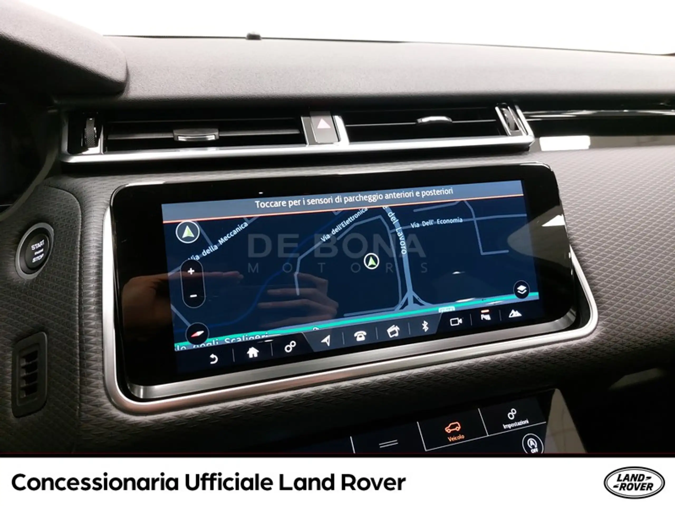 Land Rover - Range Rover Velar