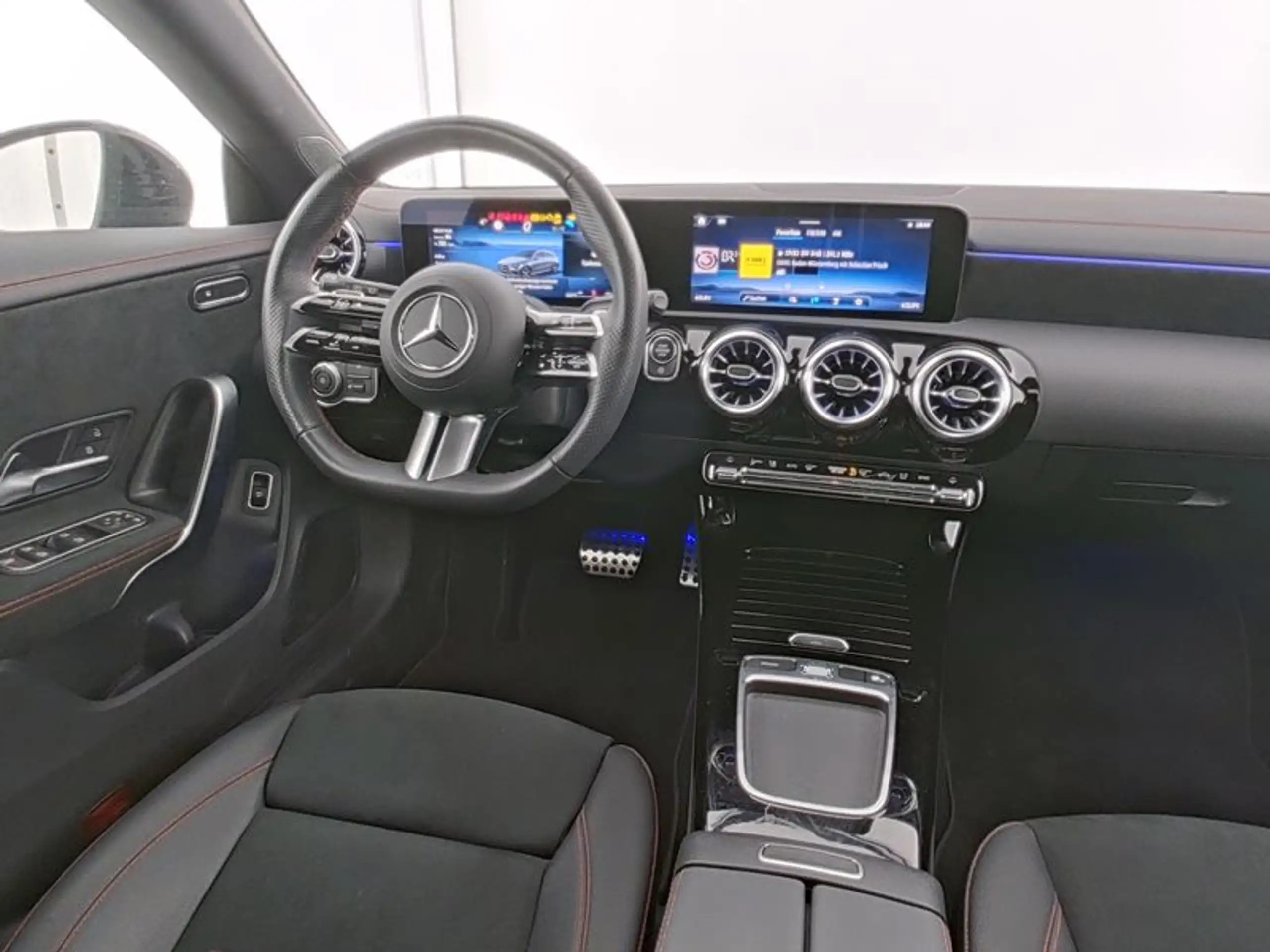 Mercedes-Benz - CLA 220