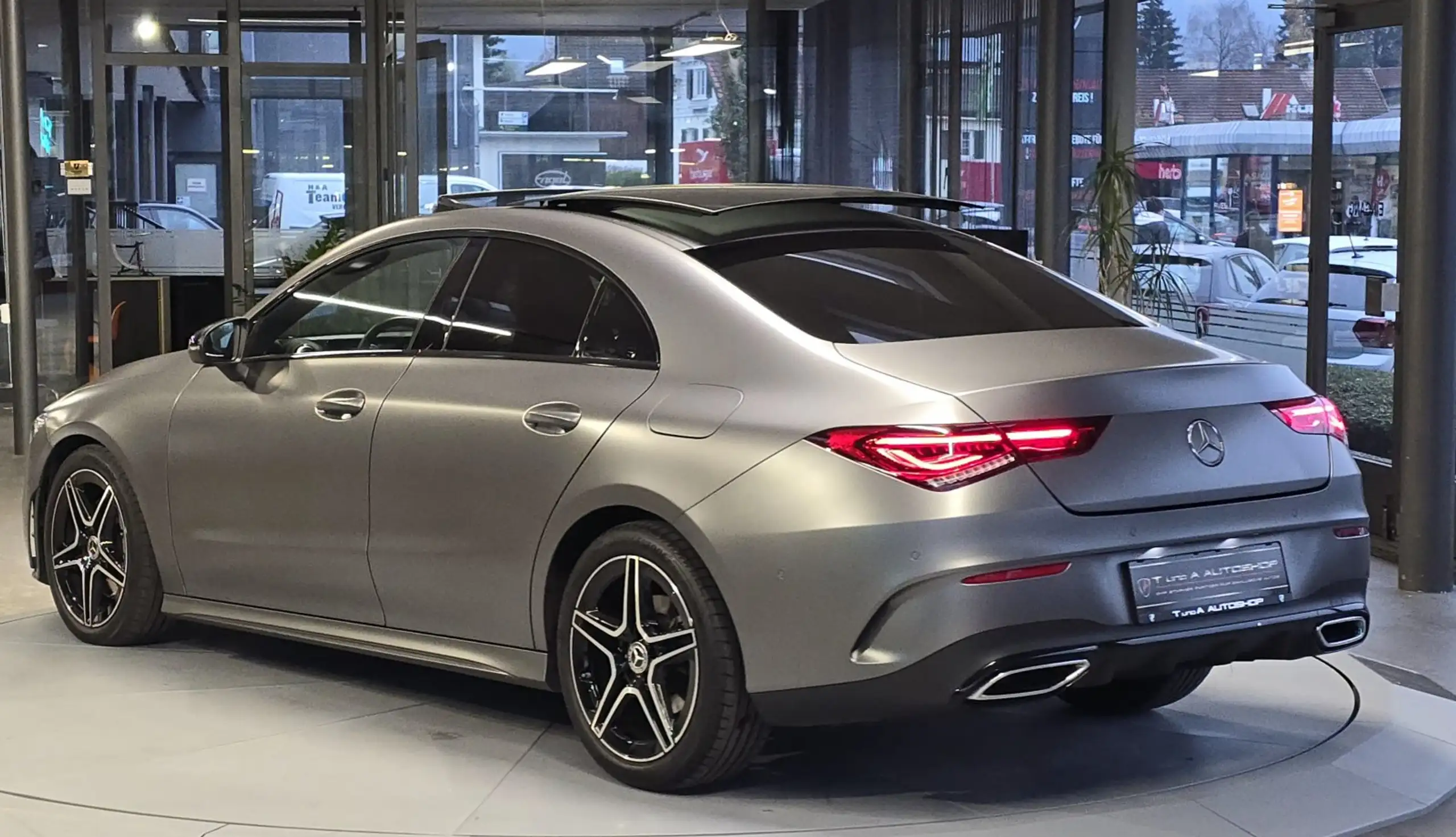 Mercedes-Benz - CLA 200