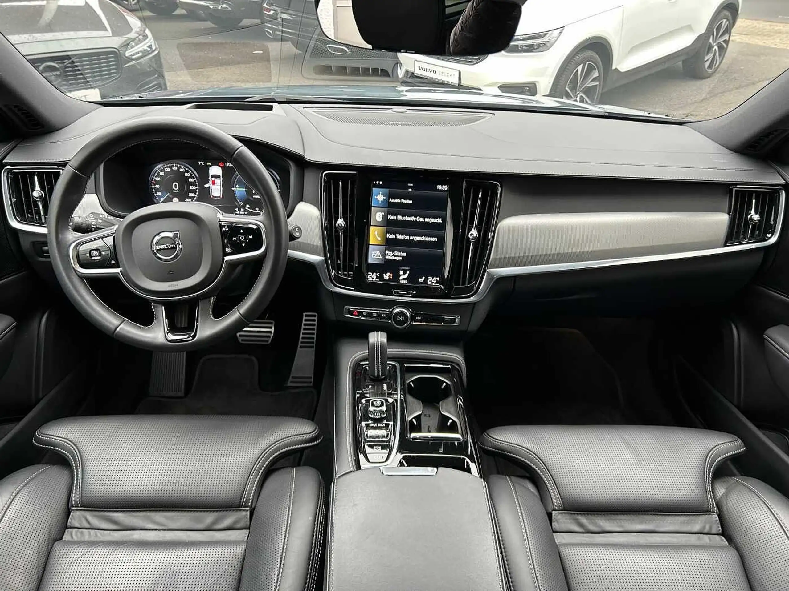 Volvo - V90