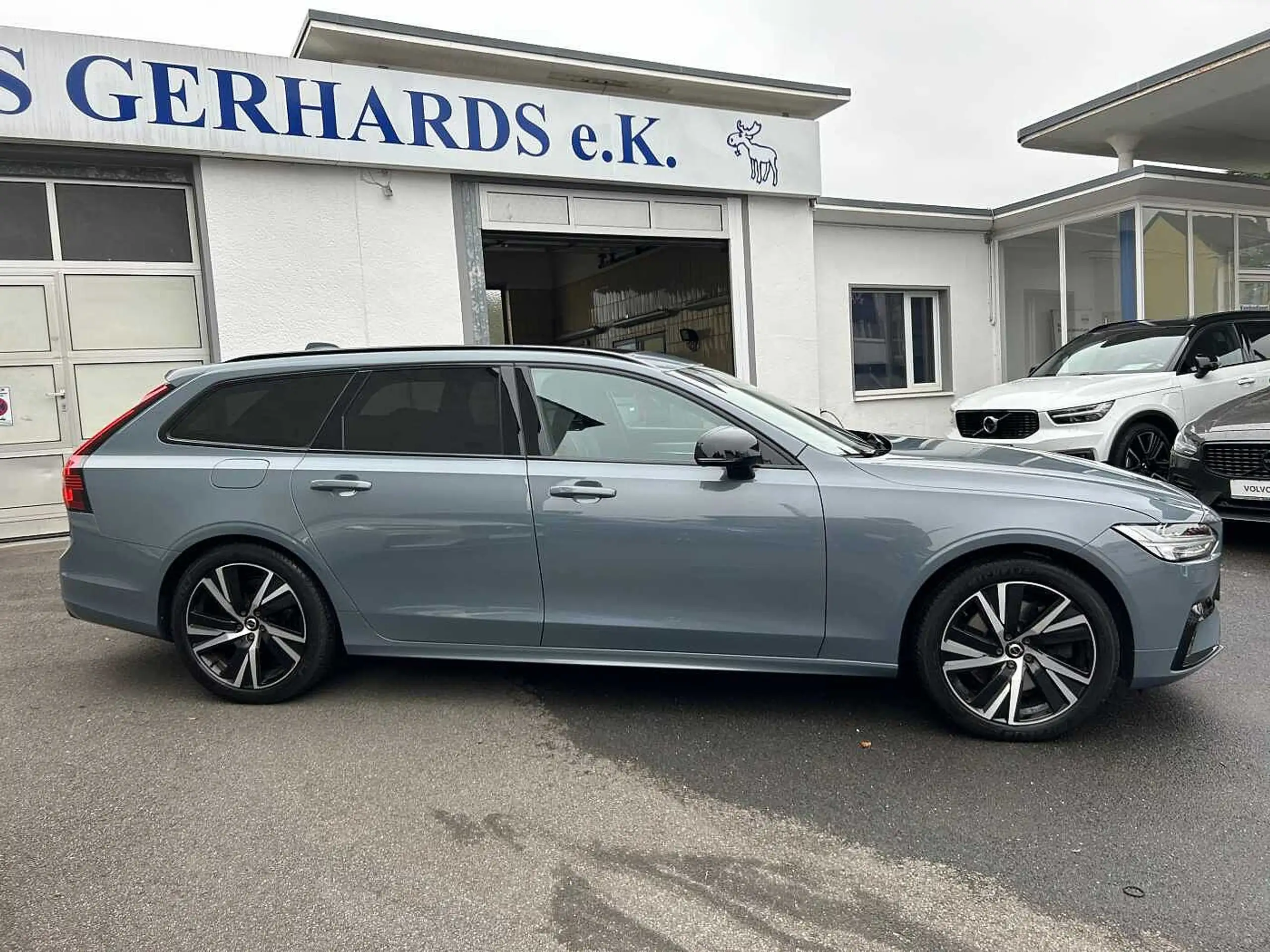 Volvo - V90