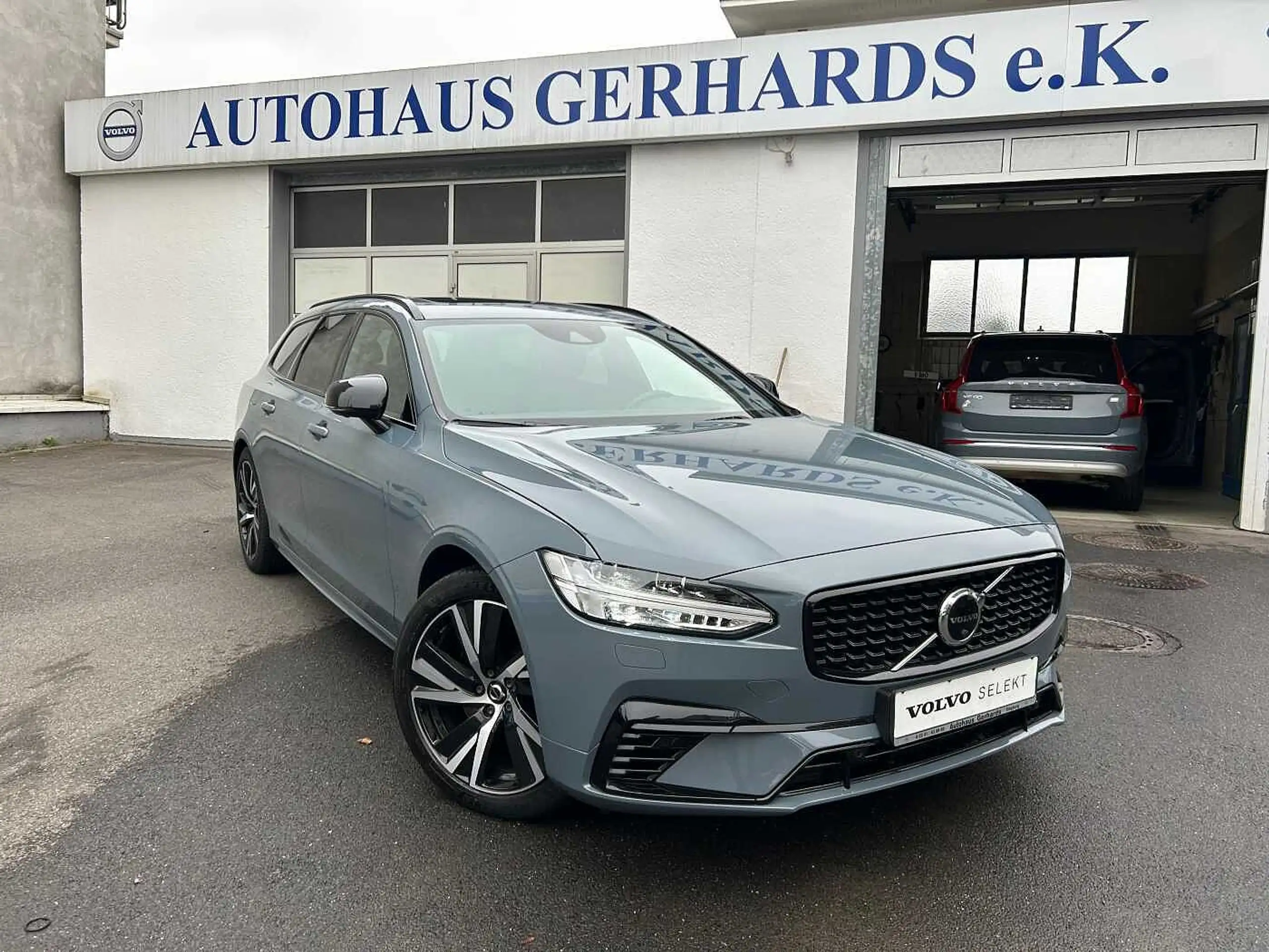 Volvo - V90