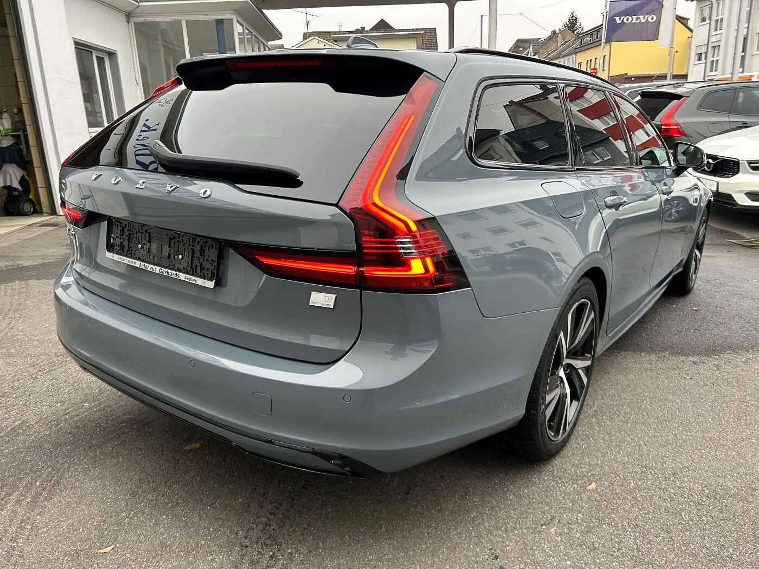 Volvo - V90