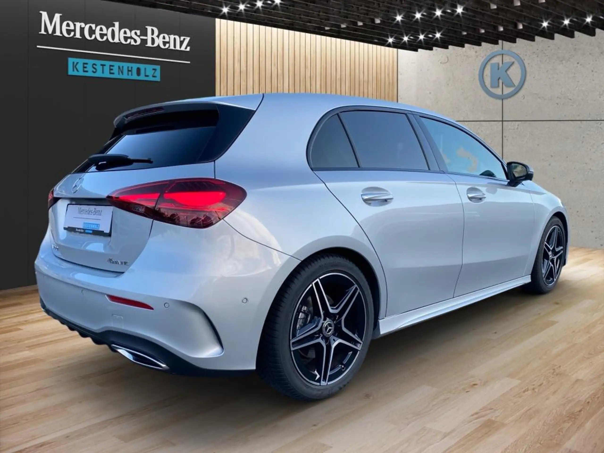 Mercedes-Benz - A 220