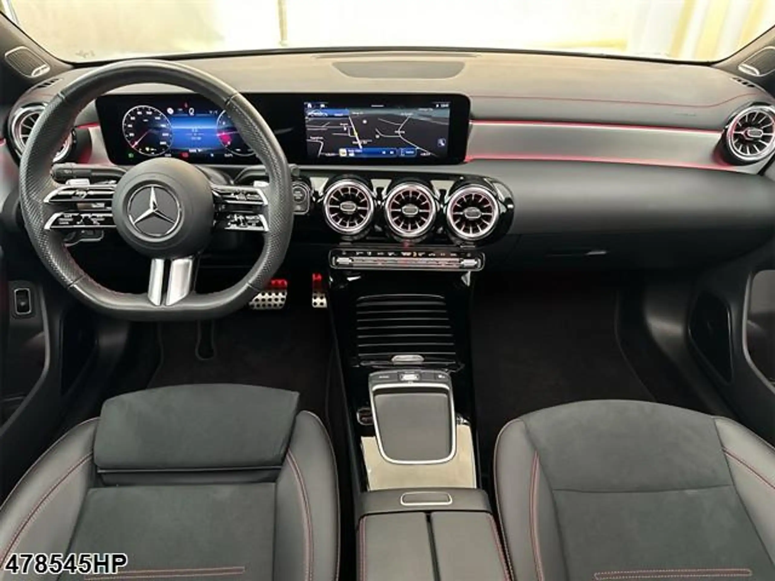 Mercedes-Benz - CLA 200