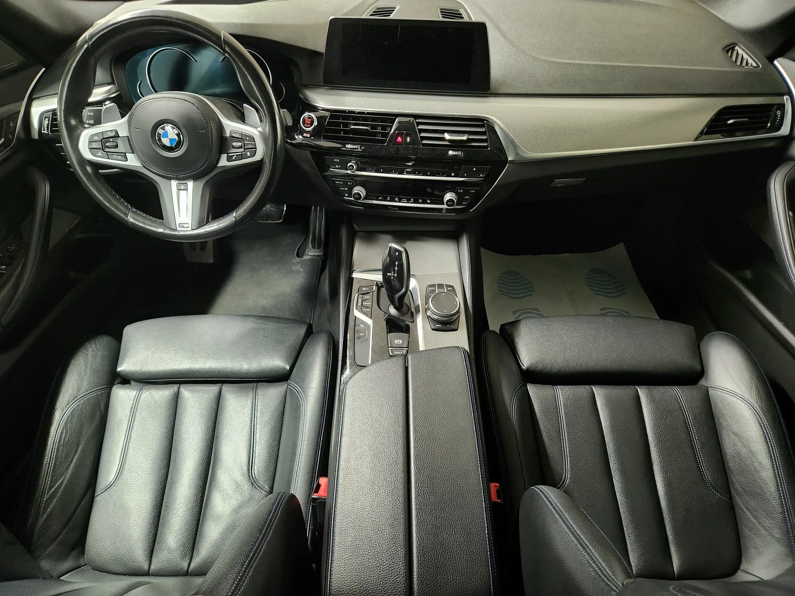 BMW - 530