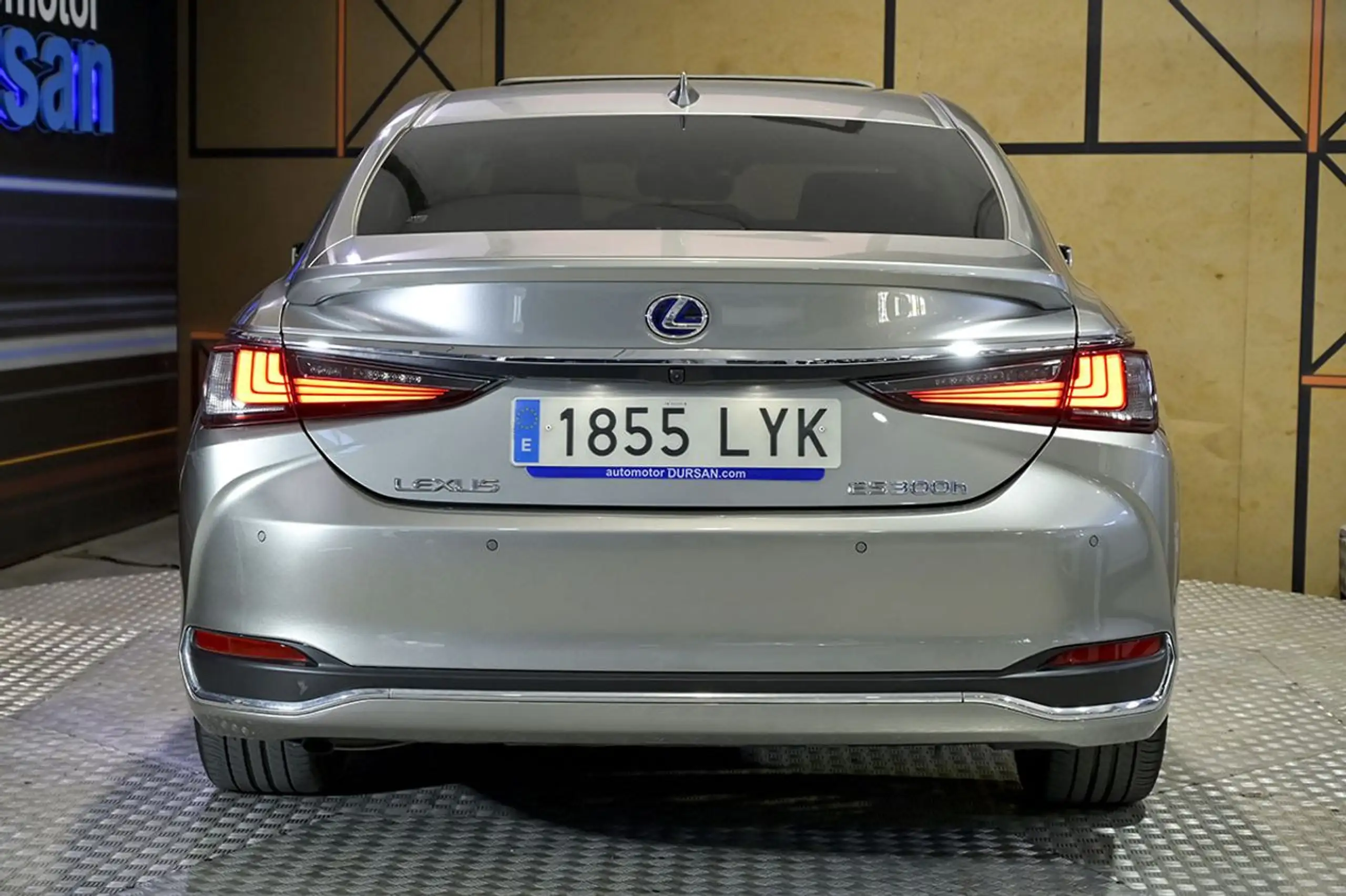 Lexus - ES 300