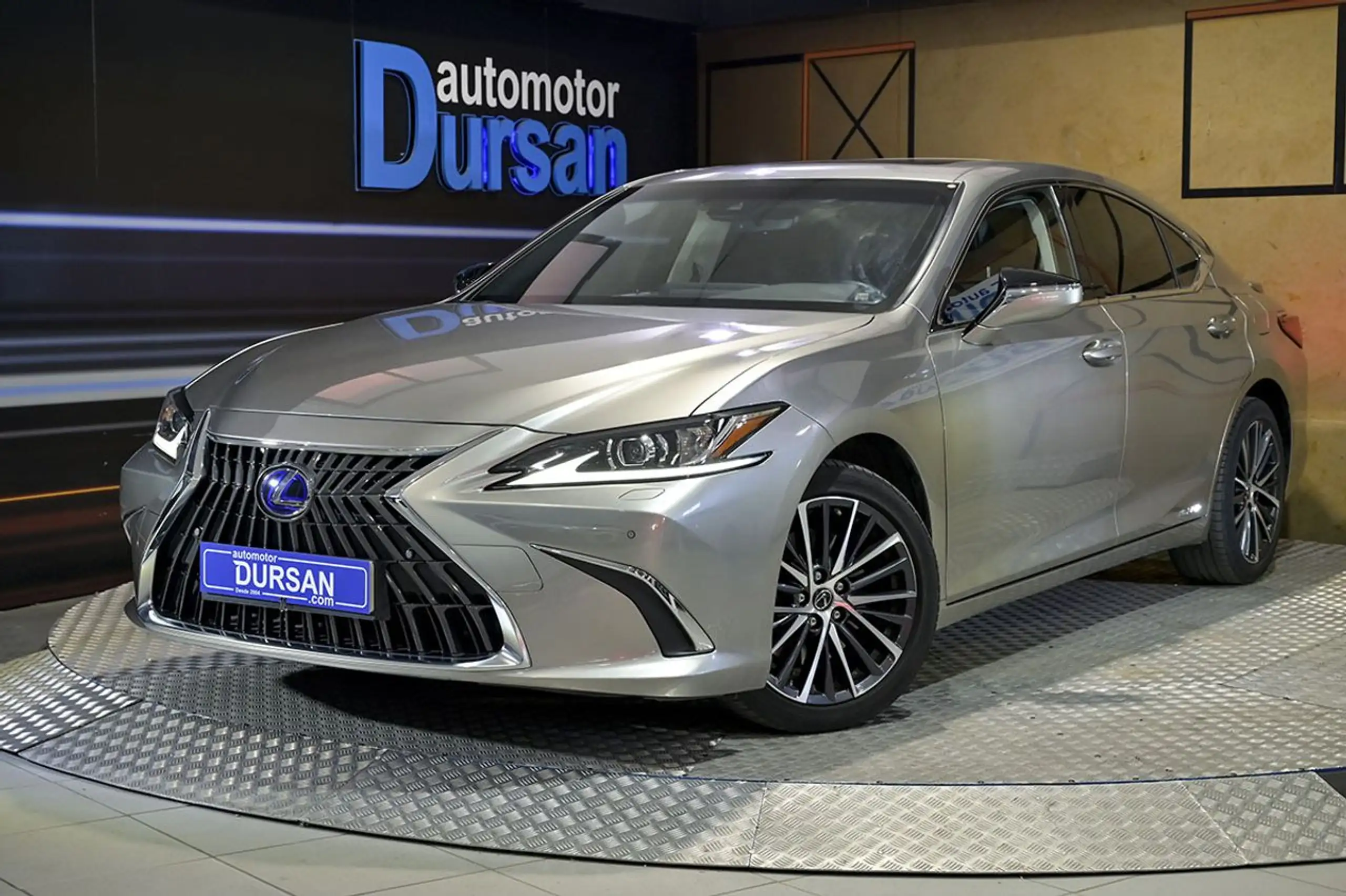 Lexus ES 300 2022