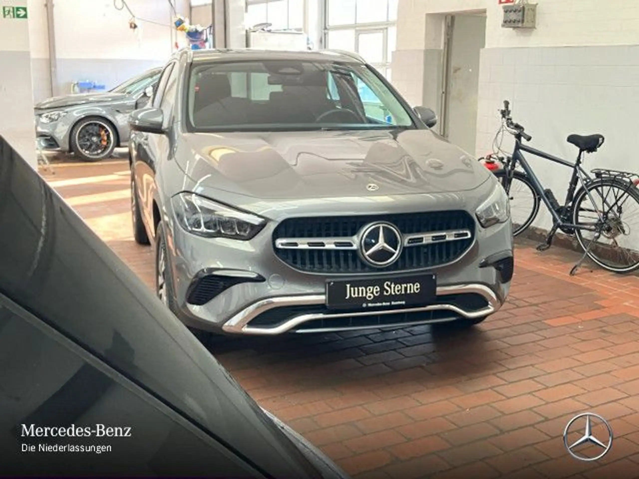 Mercedes-Benz - GLA 200