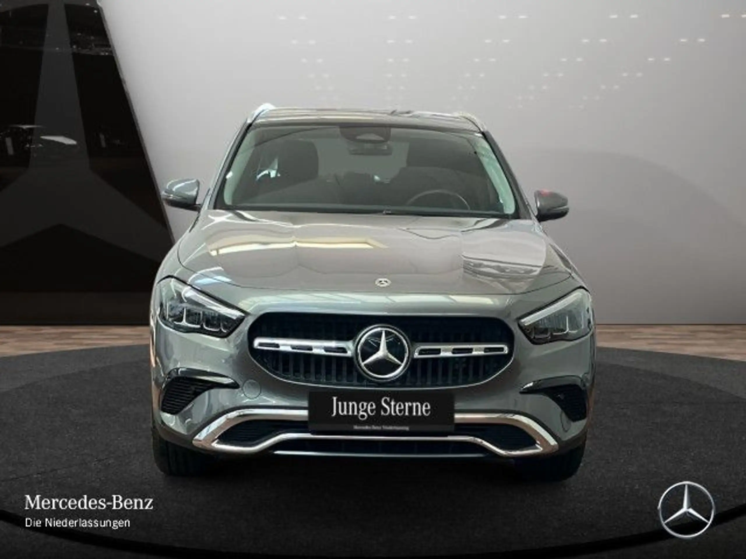 Mercedes-Benz - GLA 200