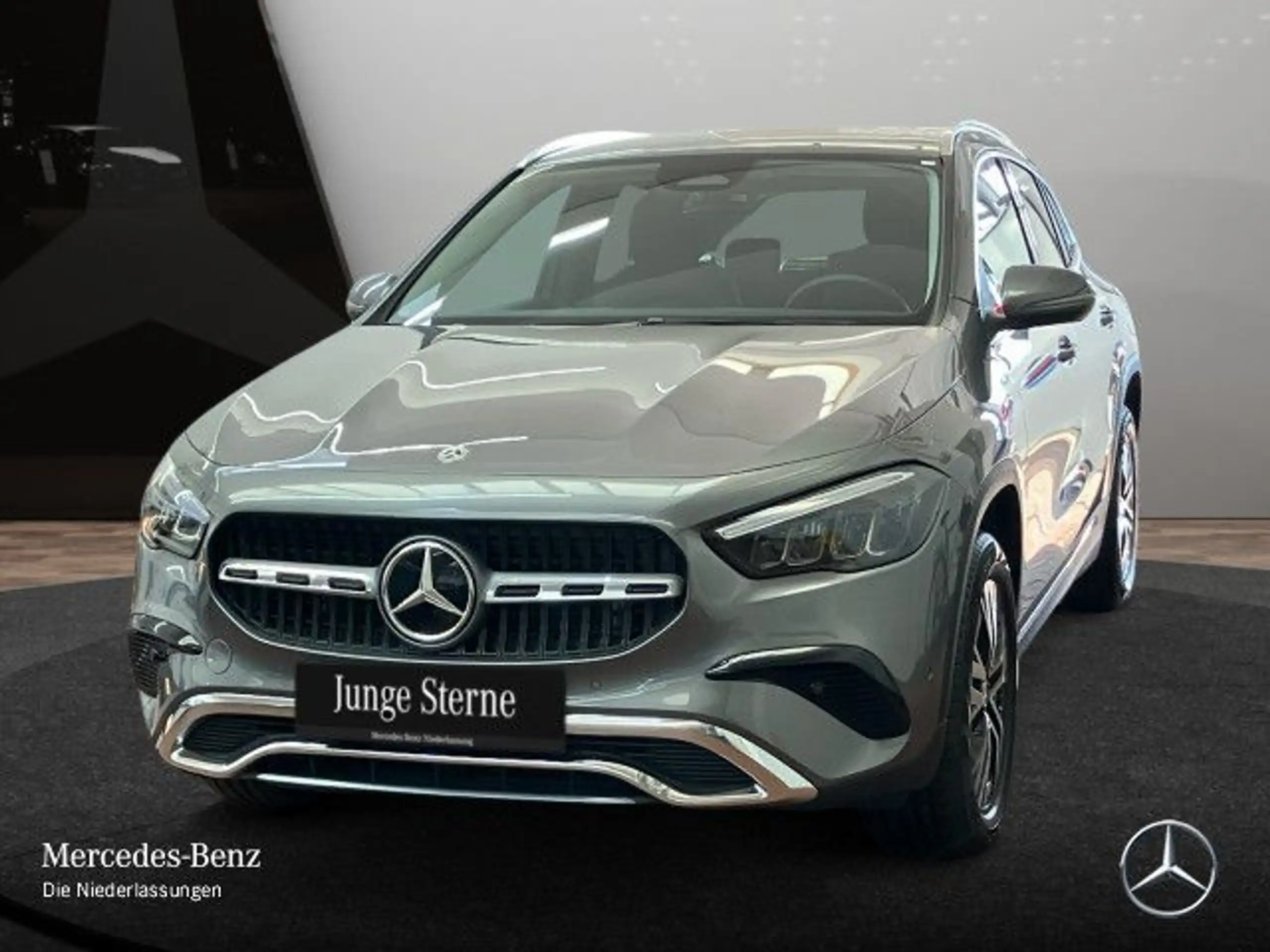 Mercedes-Benz - GLA 200