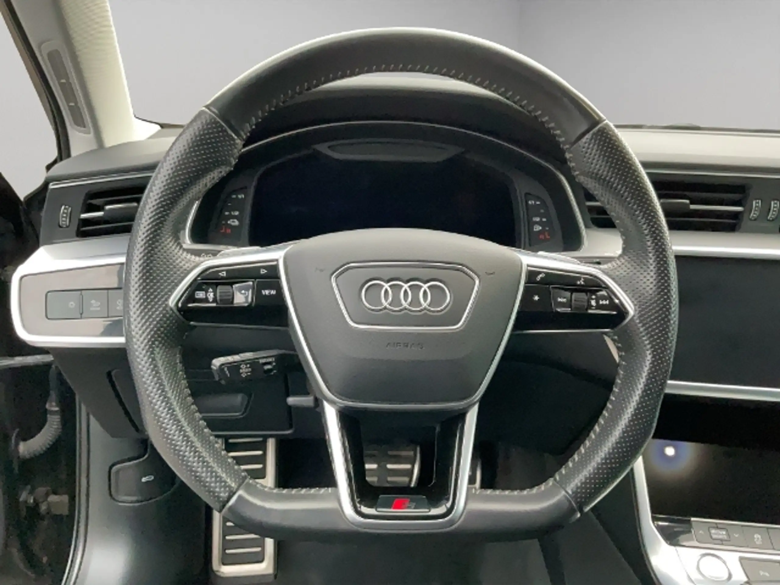 Audi - A6