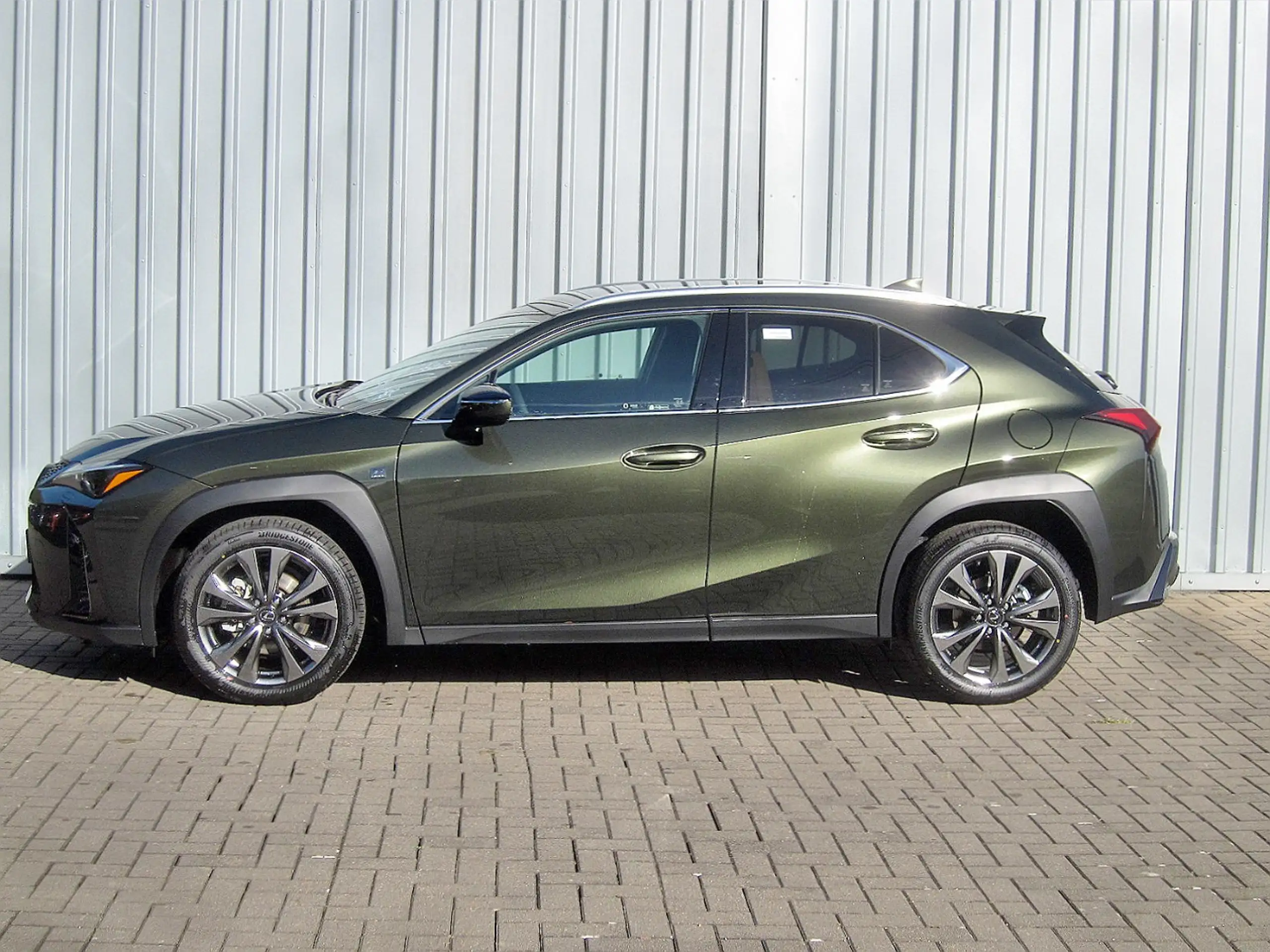 Lexus - UX 300e