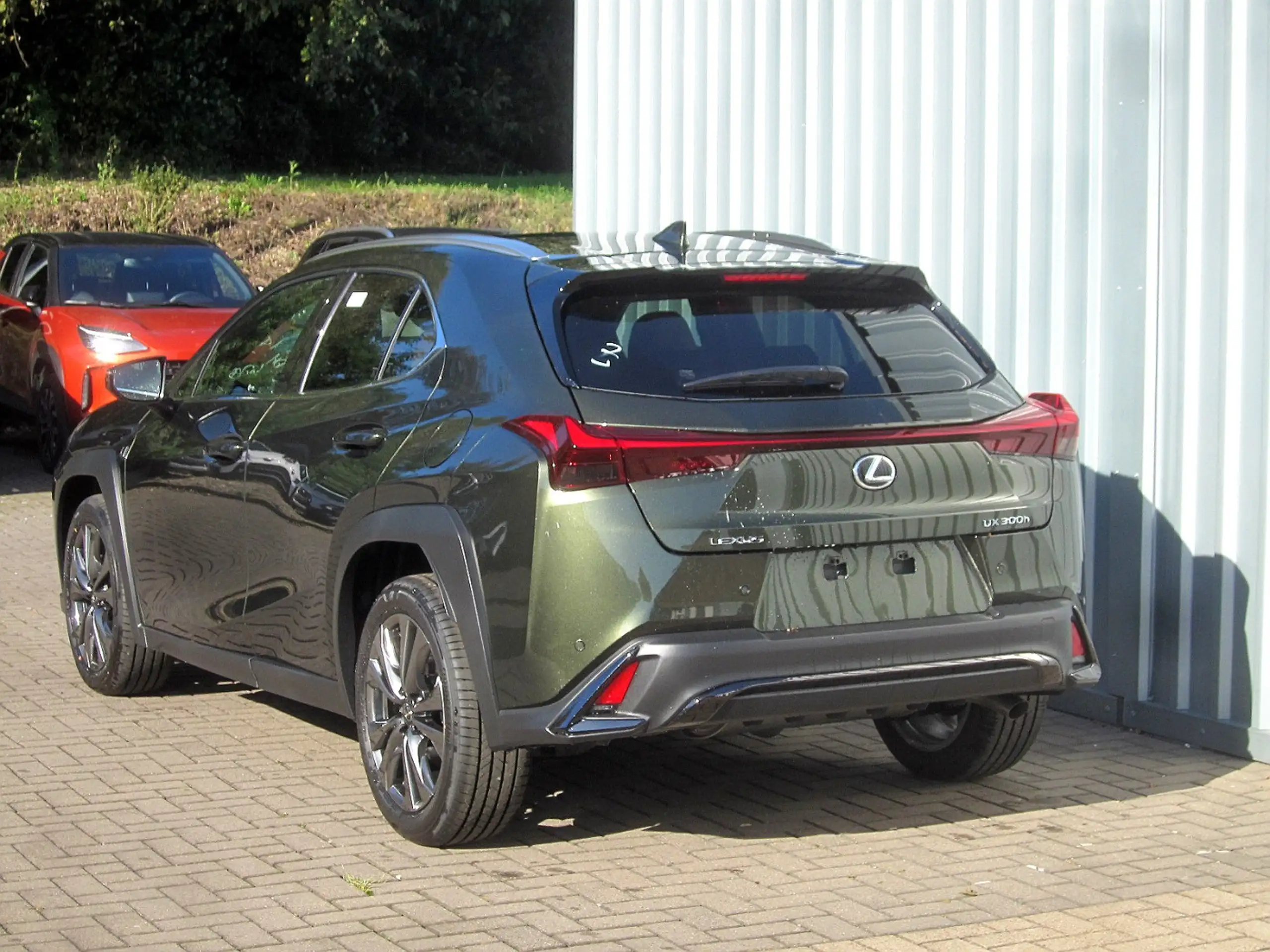 Lexus - UX 300e