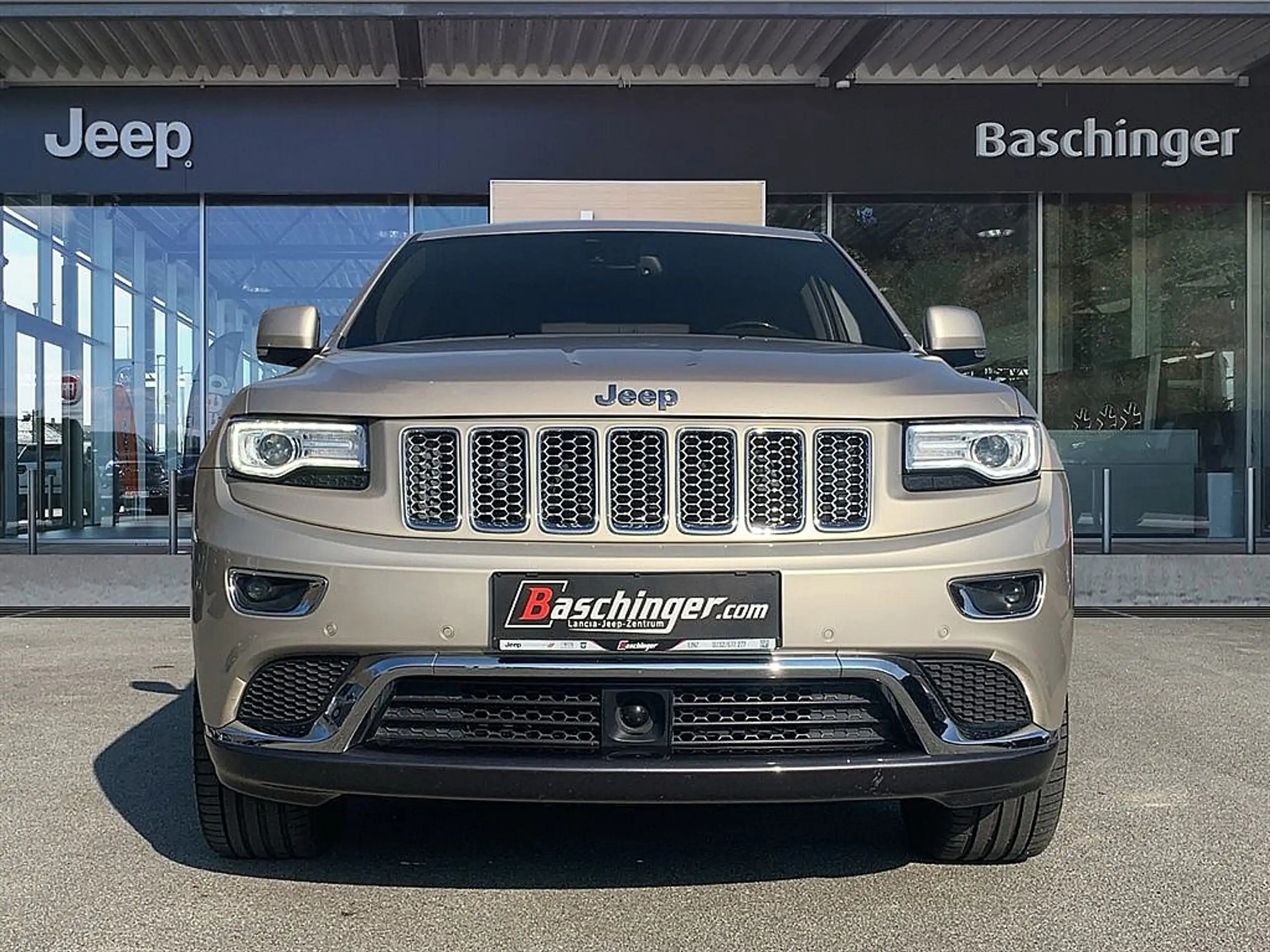 Jeep - Grand Cherokee