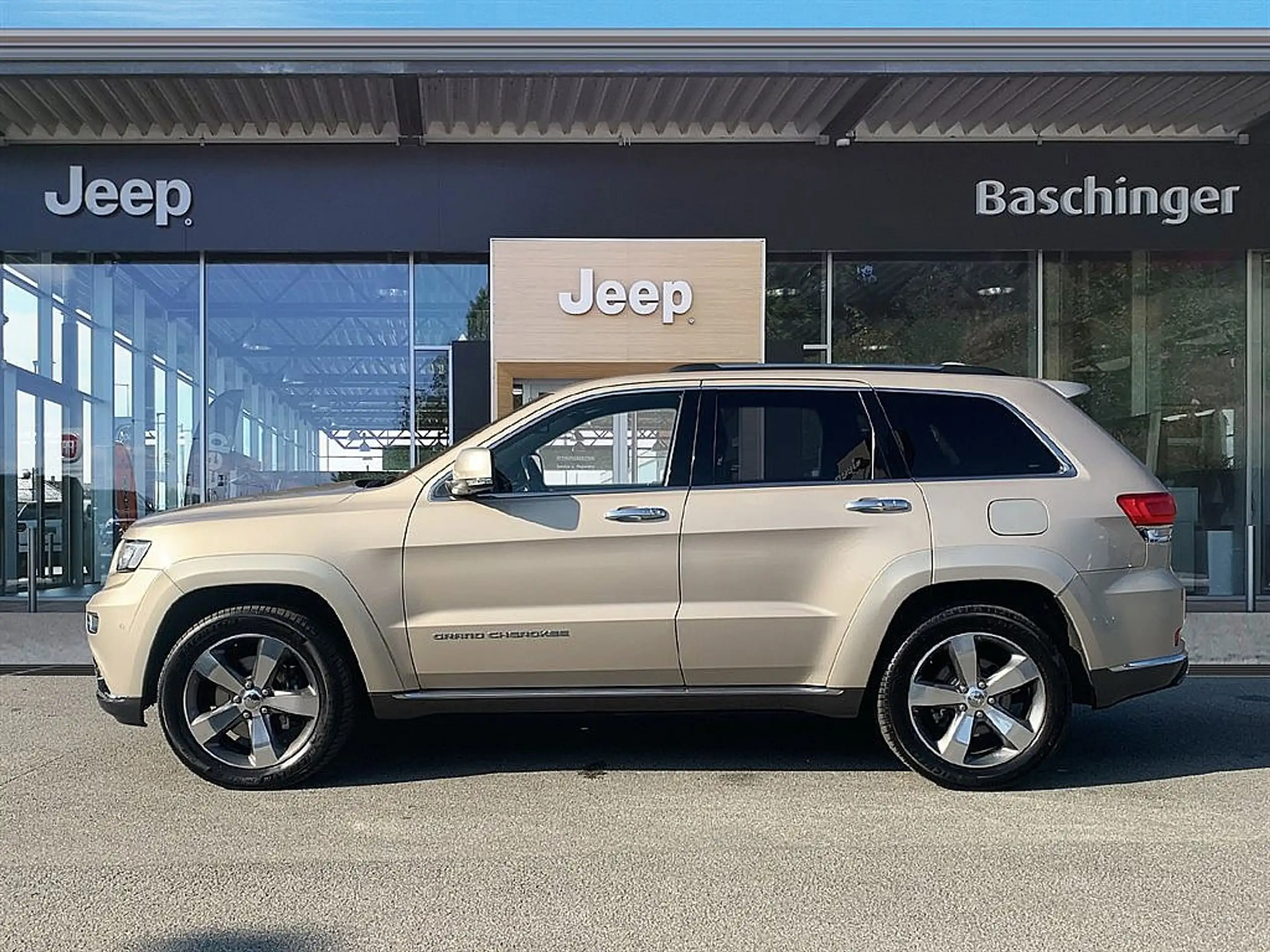 Jeep - Grand Cherokee