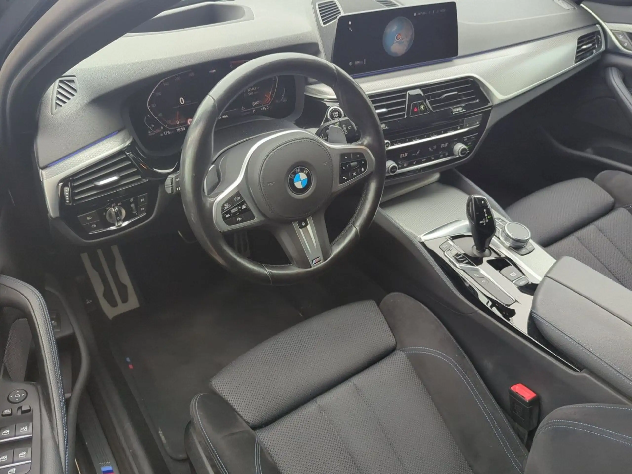 BMW - 530