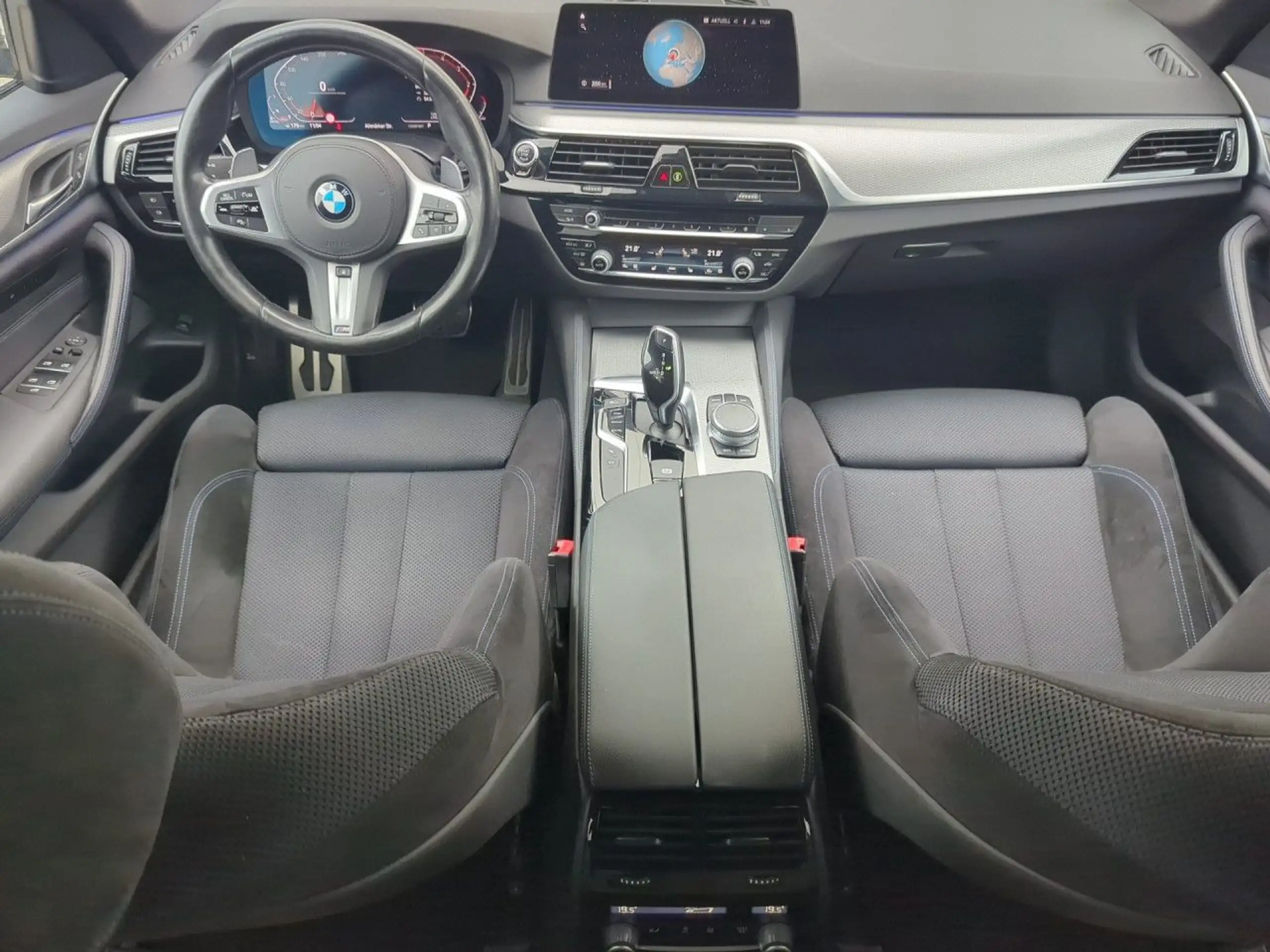 BMW - 530