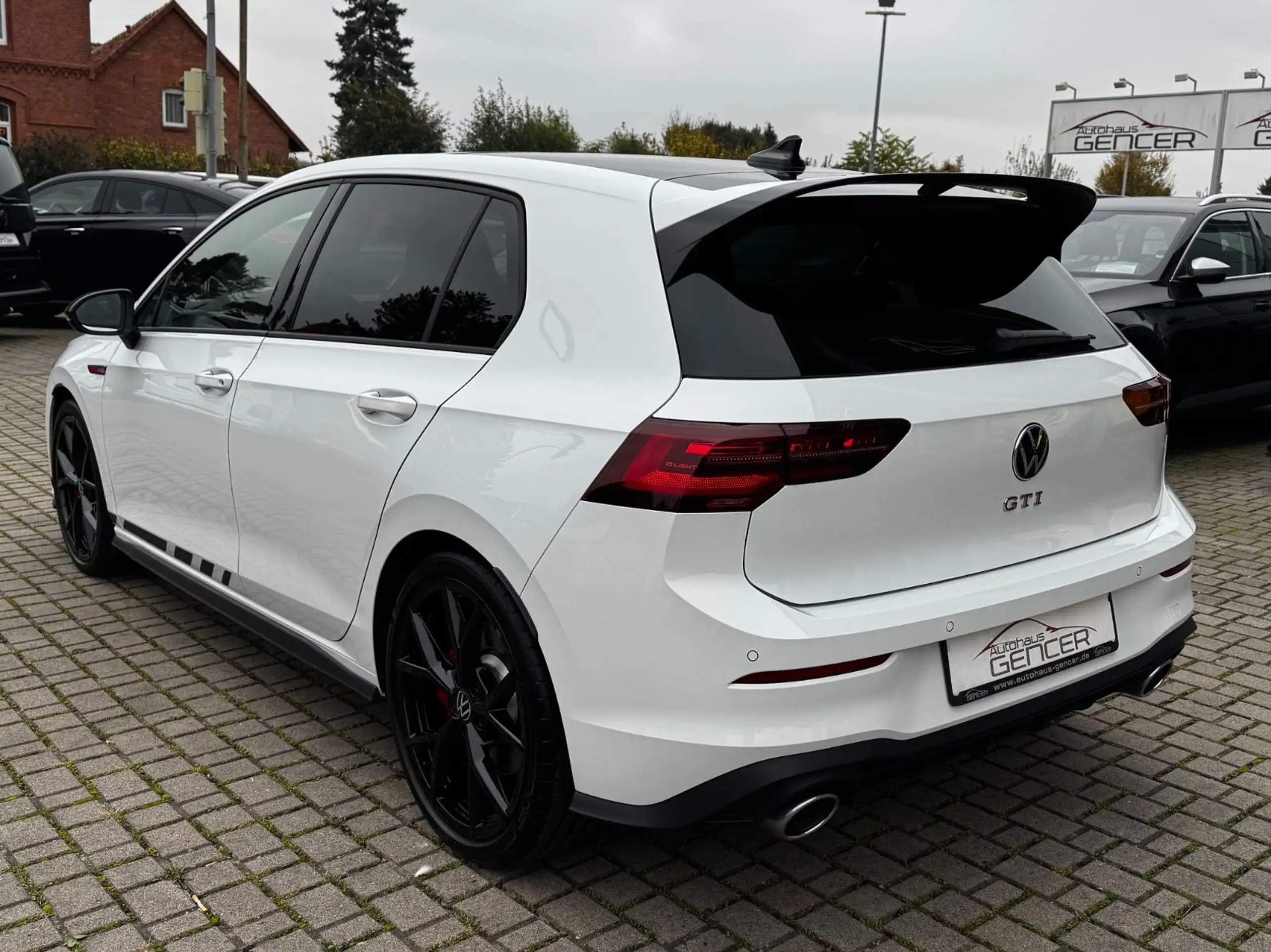 Volkswagen - Golf