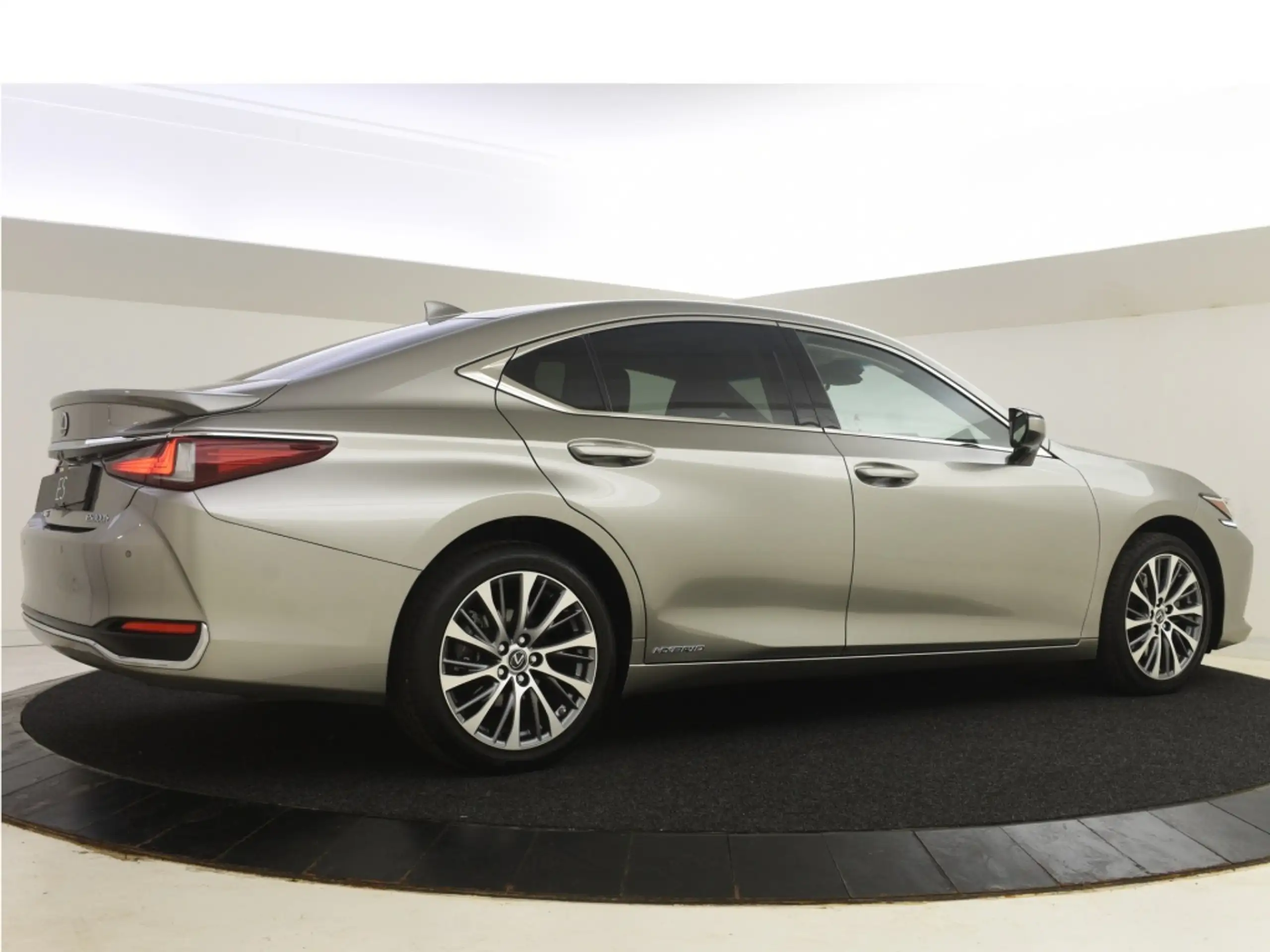 Lexus - ES 300