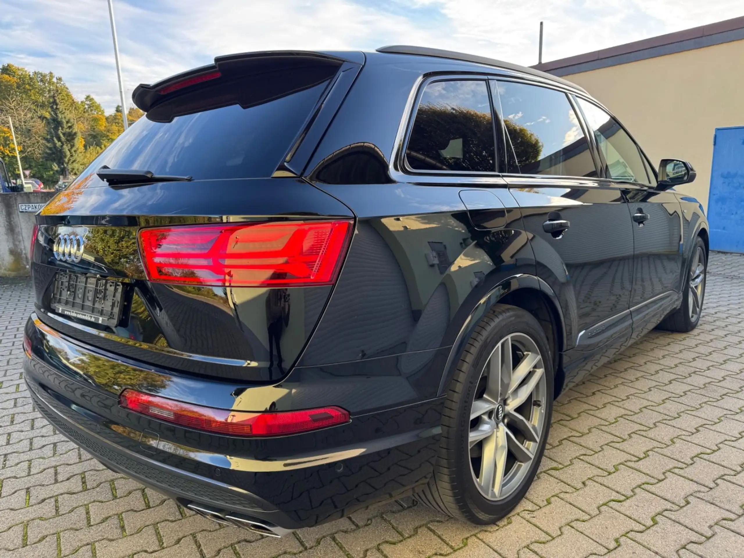 Audi - SQ7