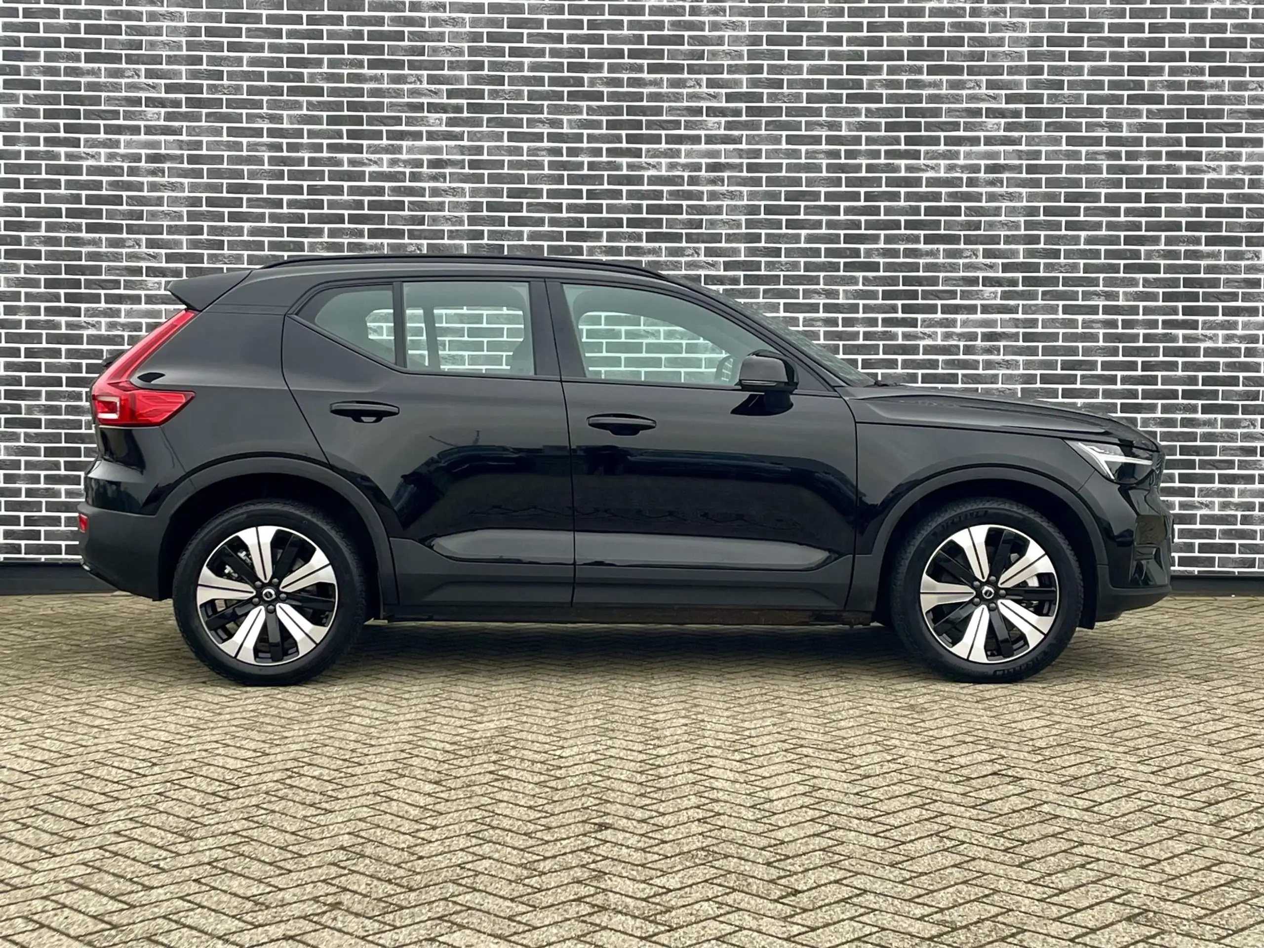 Volvo - XC40