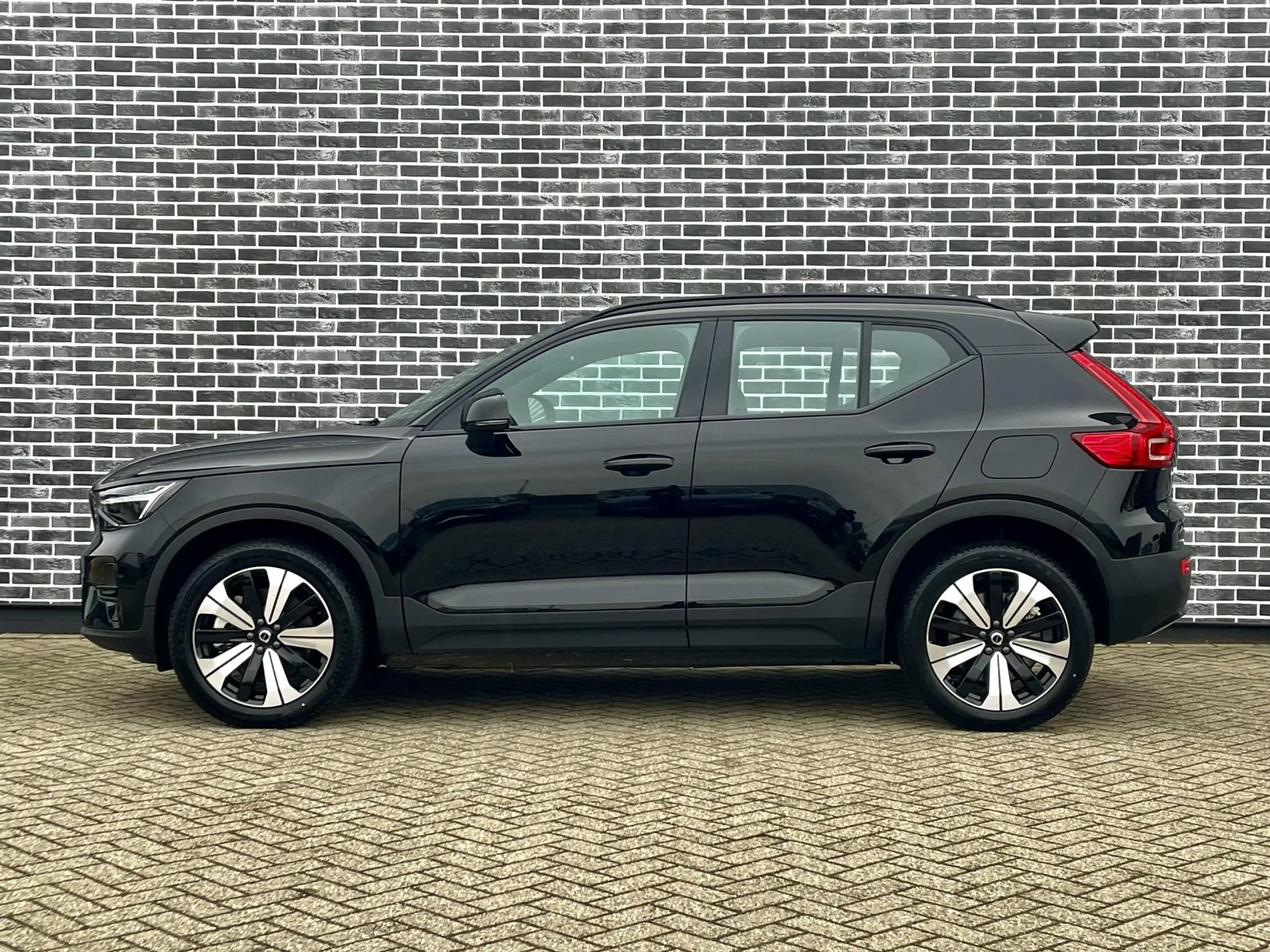 Volvo - XC40