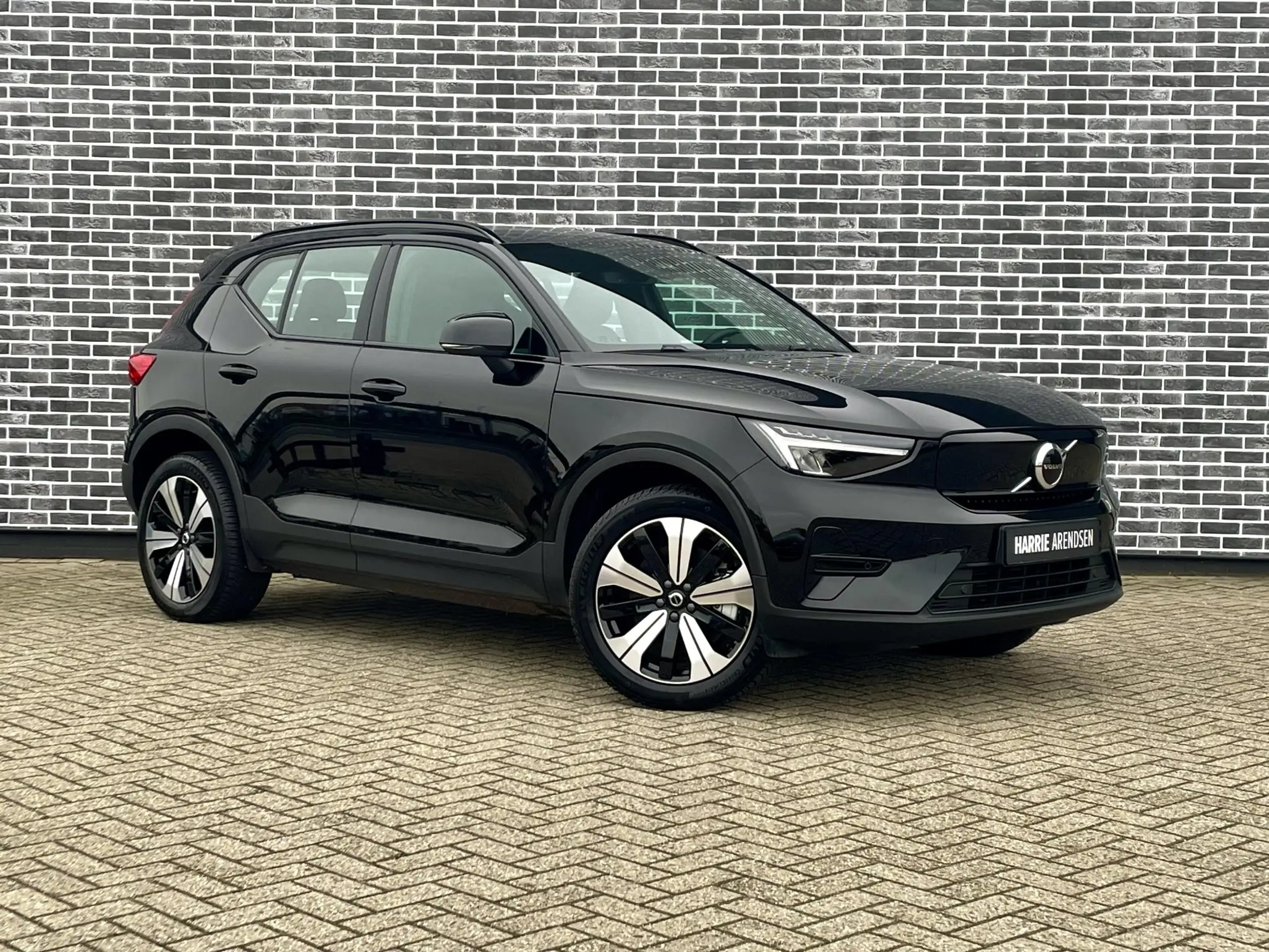 Volvo - XC40